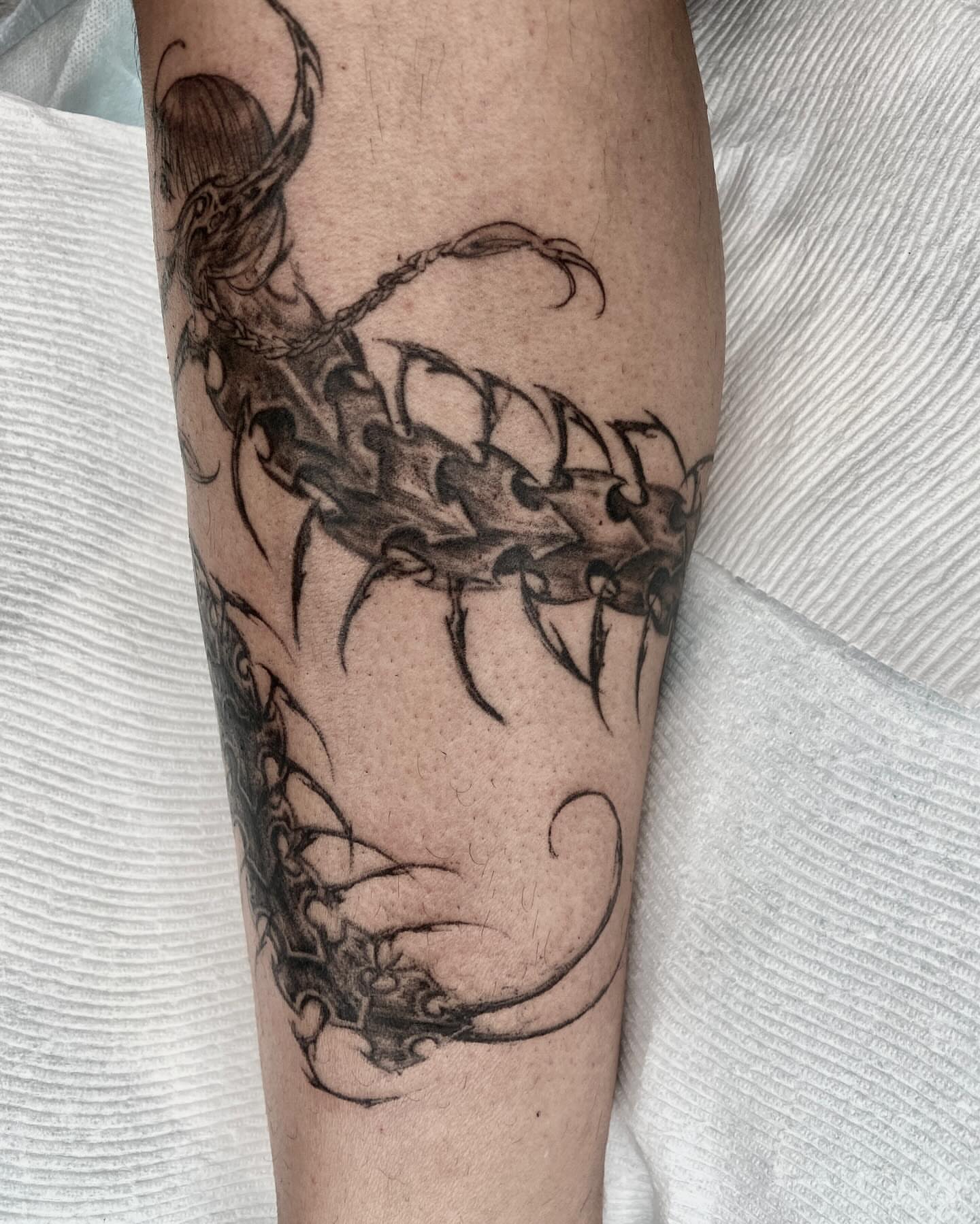 Tattoo by @friedraven_tattoo โ black_and_grey