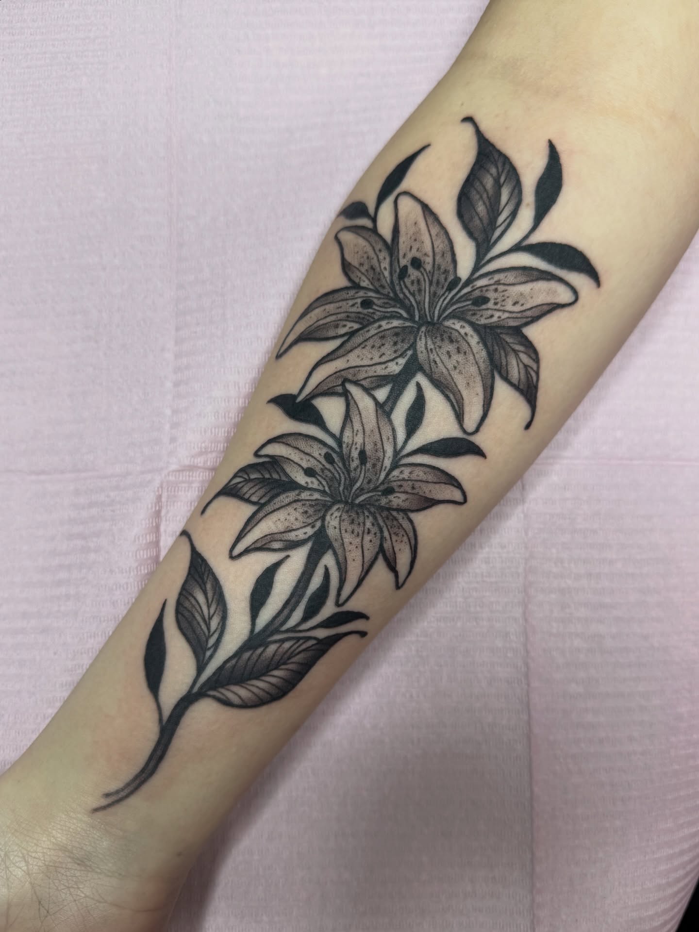 Tattoo by @chloemarietattoo โ black_and_grey