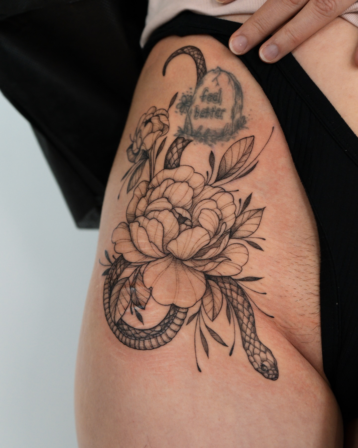 Tattoo by @mikaylasuetattoo — black_and_grey