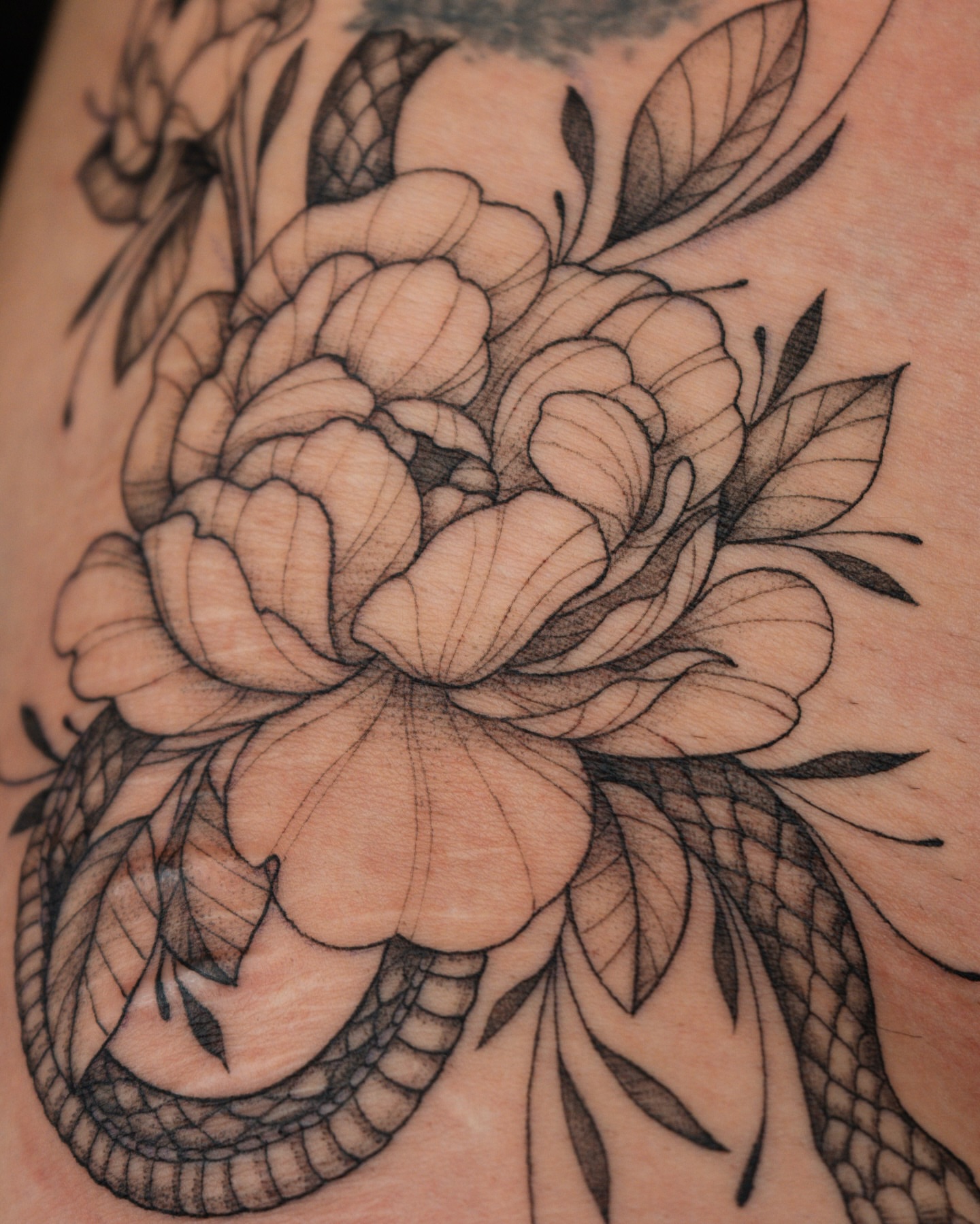 Tattoo by @mikaylasuetattoo — black_and_grey