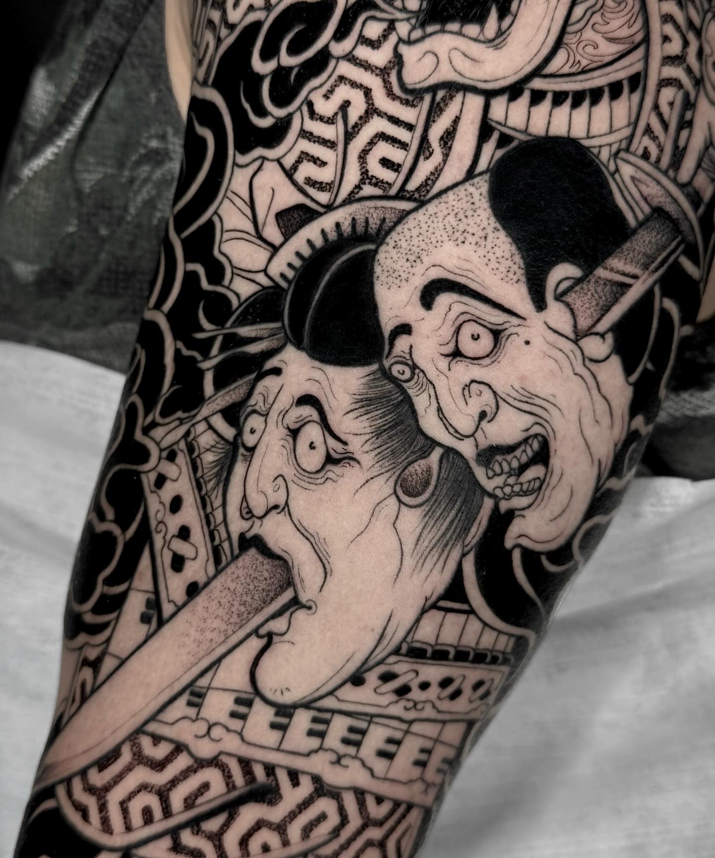Tattoo by @tivengomez — black_and_grey, japanese_irezumi