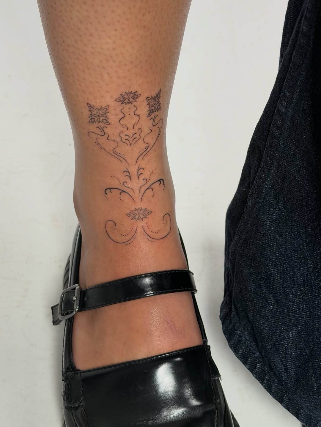 Tattoo by @yuli_tattoos β fine_line, ornamental