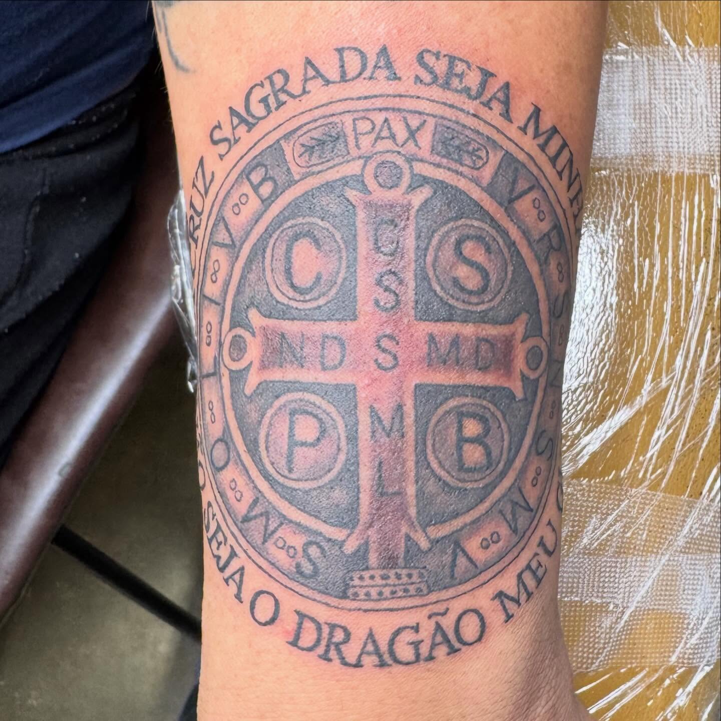 Tattoo by @bobbyjoeward — black_and_grey