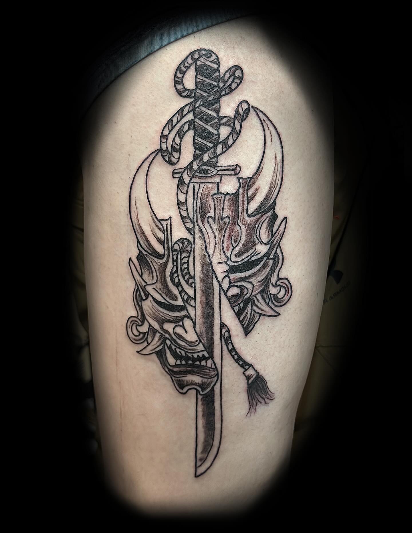 Tattoo by @jewelstattoos_ — black_and_grey, geometric