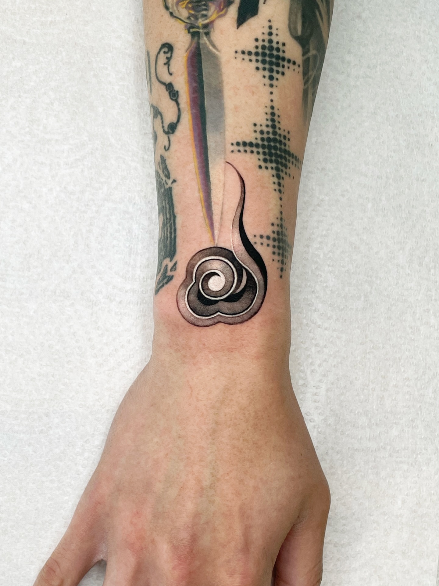 Tattoo by @sunvysideup — dotwork, geometric