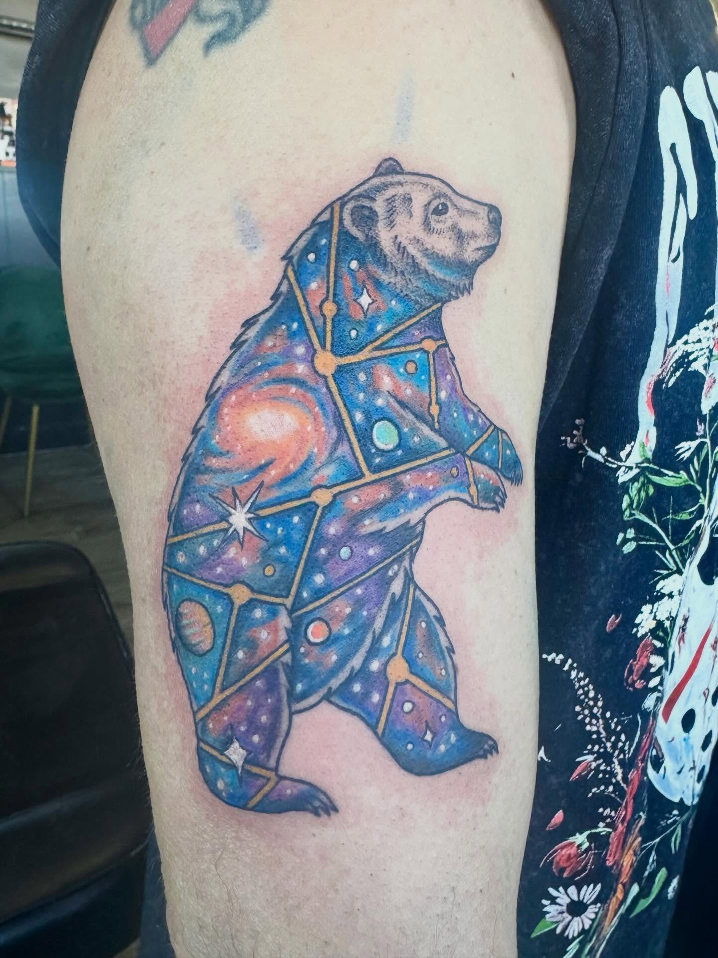 Bear constellation geometric tattoo on the thigh by @carissaetattoos