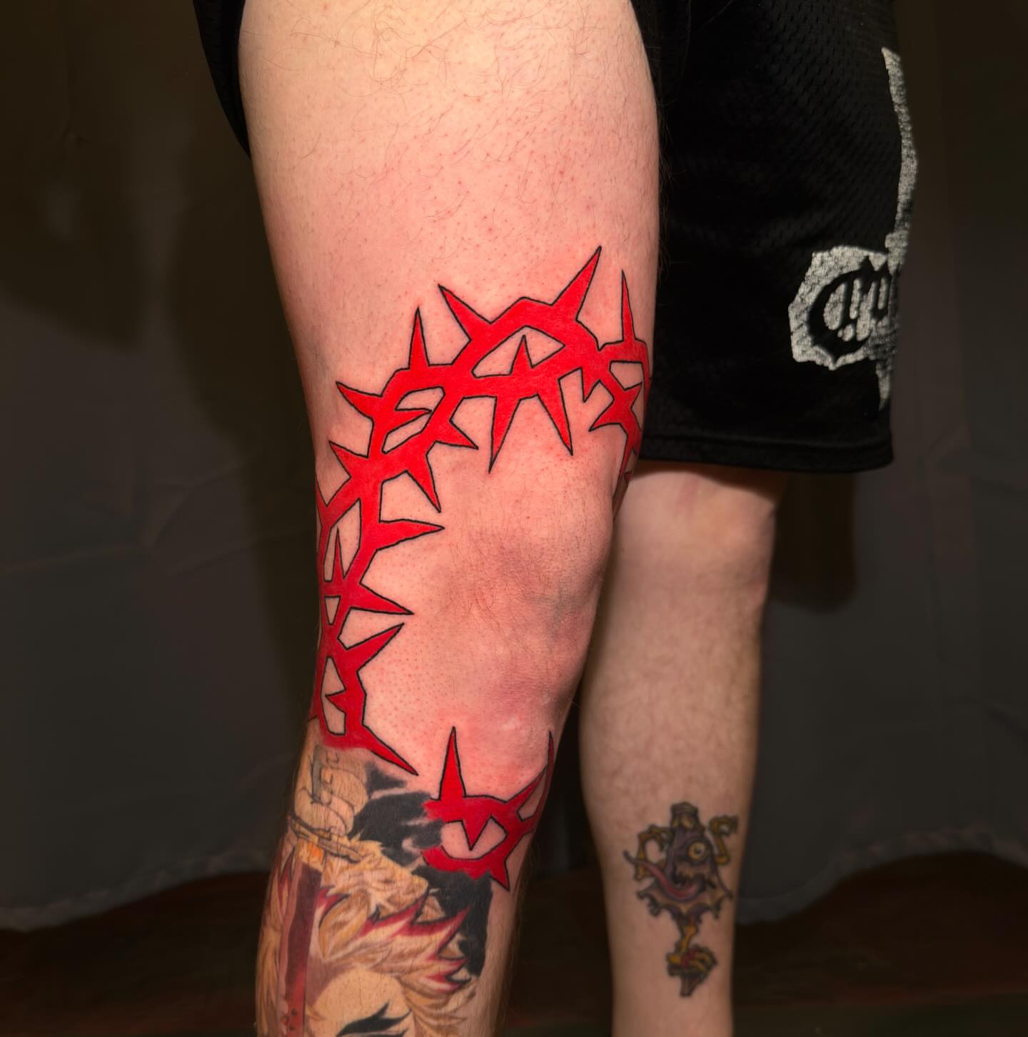 Crown of thorns blackwork tattoo on the forearm by Igor Puente