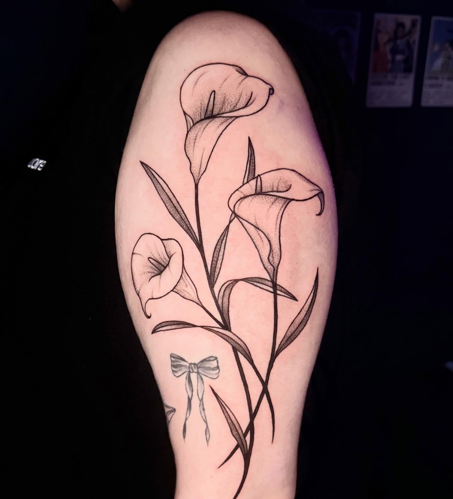 Tattoo by @miachristattoo — dotwork