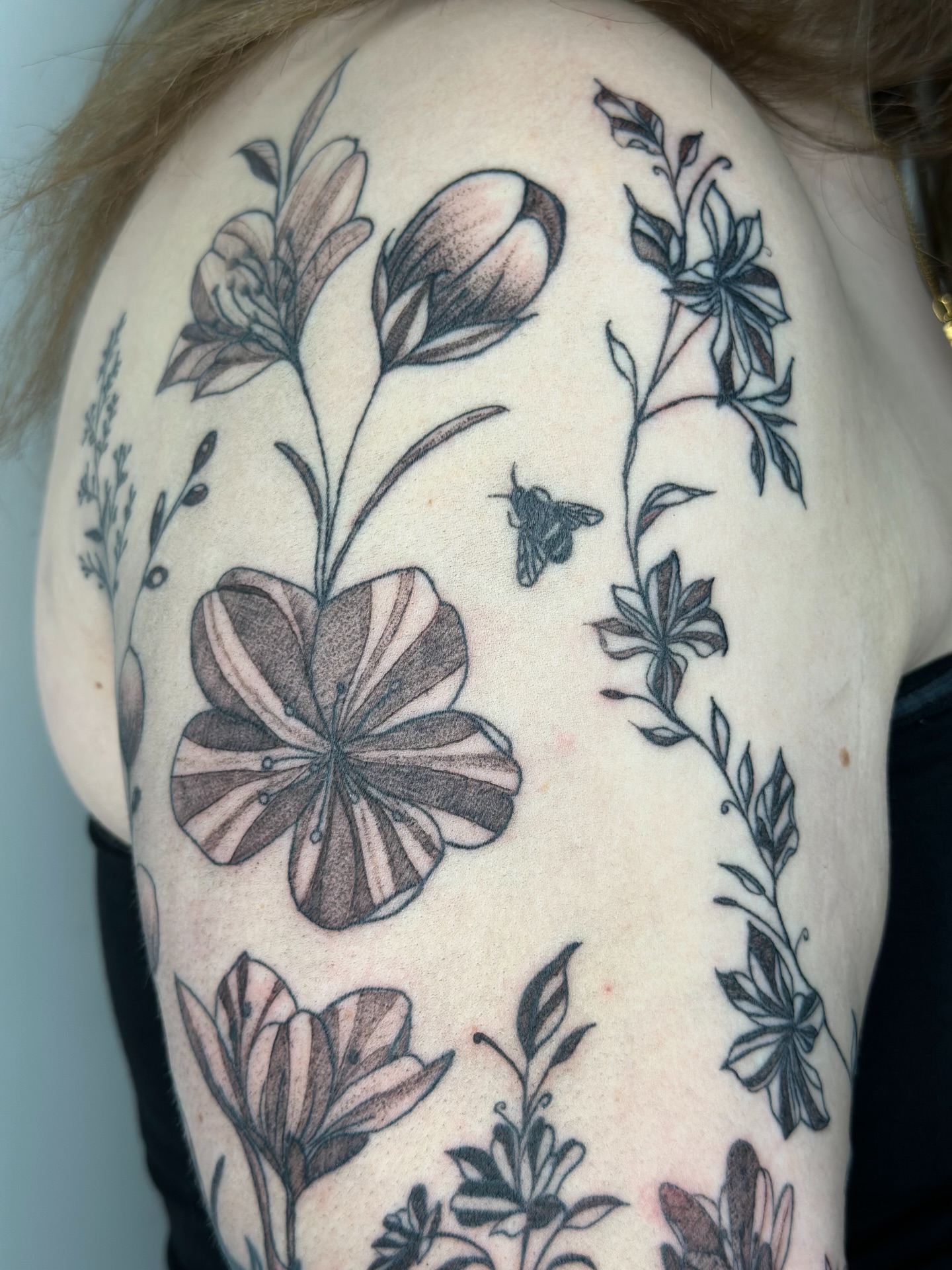 Tattoo by @alchemillia.tattoos — black_and_grey