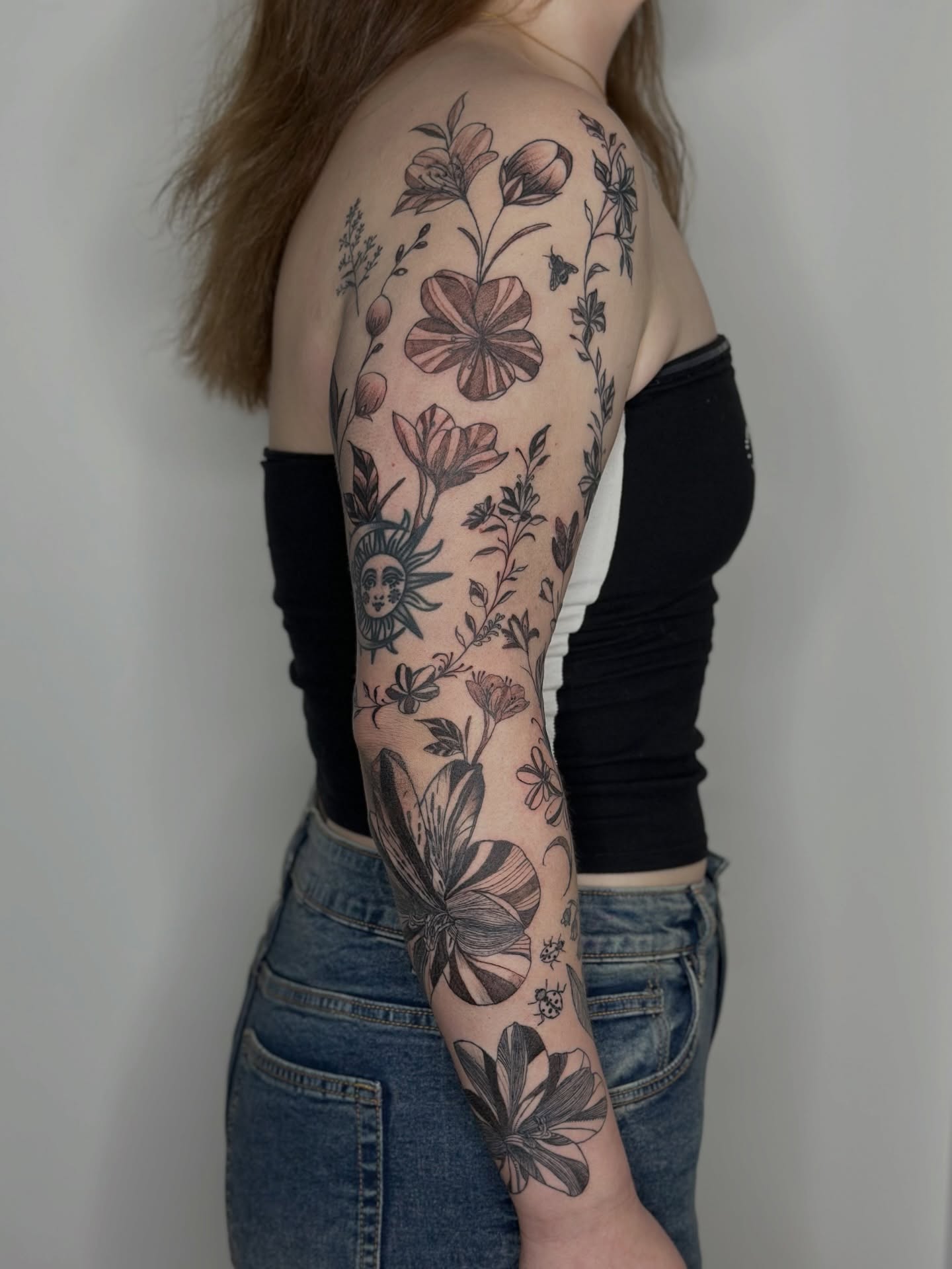 Tattoo by @alchemillia.tattoos — black_and_grey