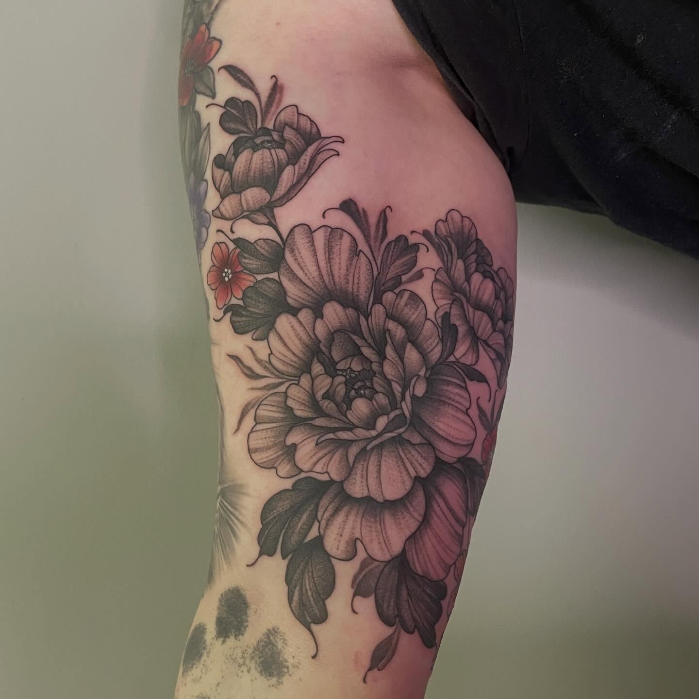 Tattoo by @karenm_tattoos — black_and_grey, realism