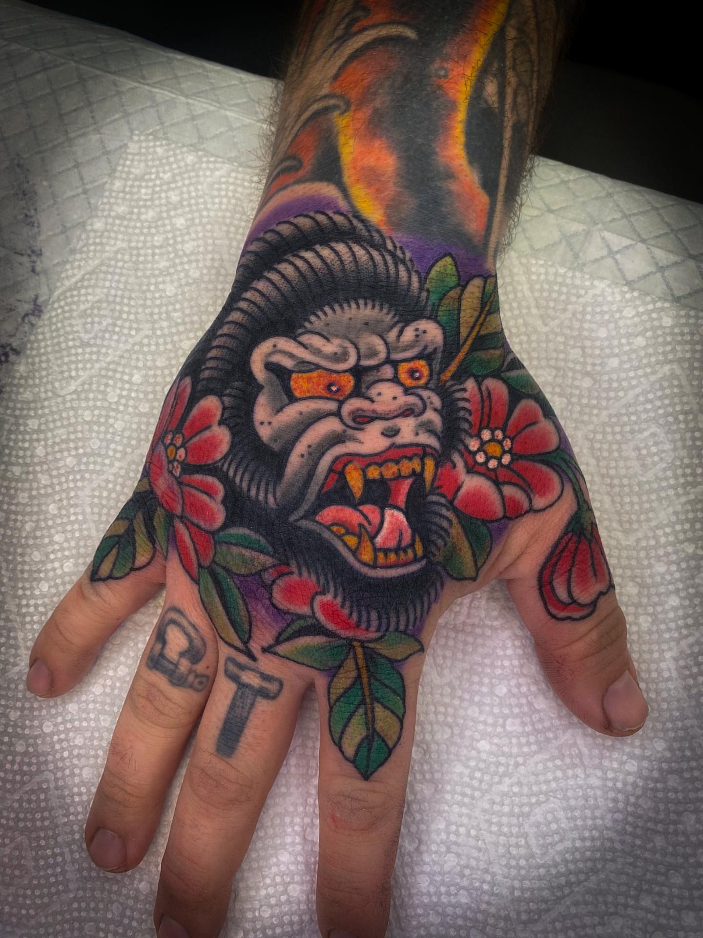 Tattoo by @pigeonxhands — american_traditional, japanese_irezumi