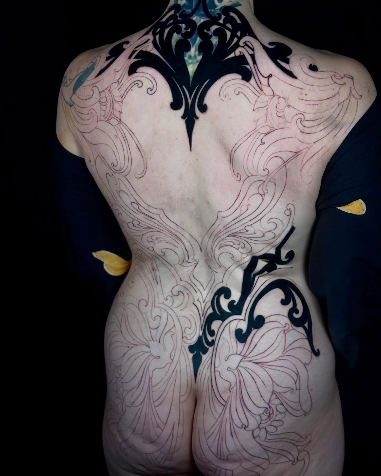 Floral pattern ornamental tattoo on the back by 𝐊𝐄𝐋𝐒𝐄𝐘 𝐂𝐀𝐑𝐌𝐄𝐋𝐀