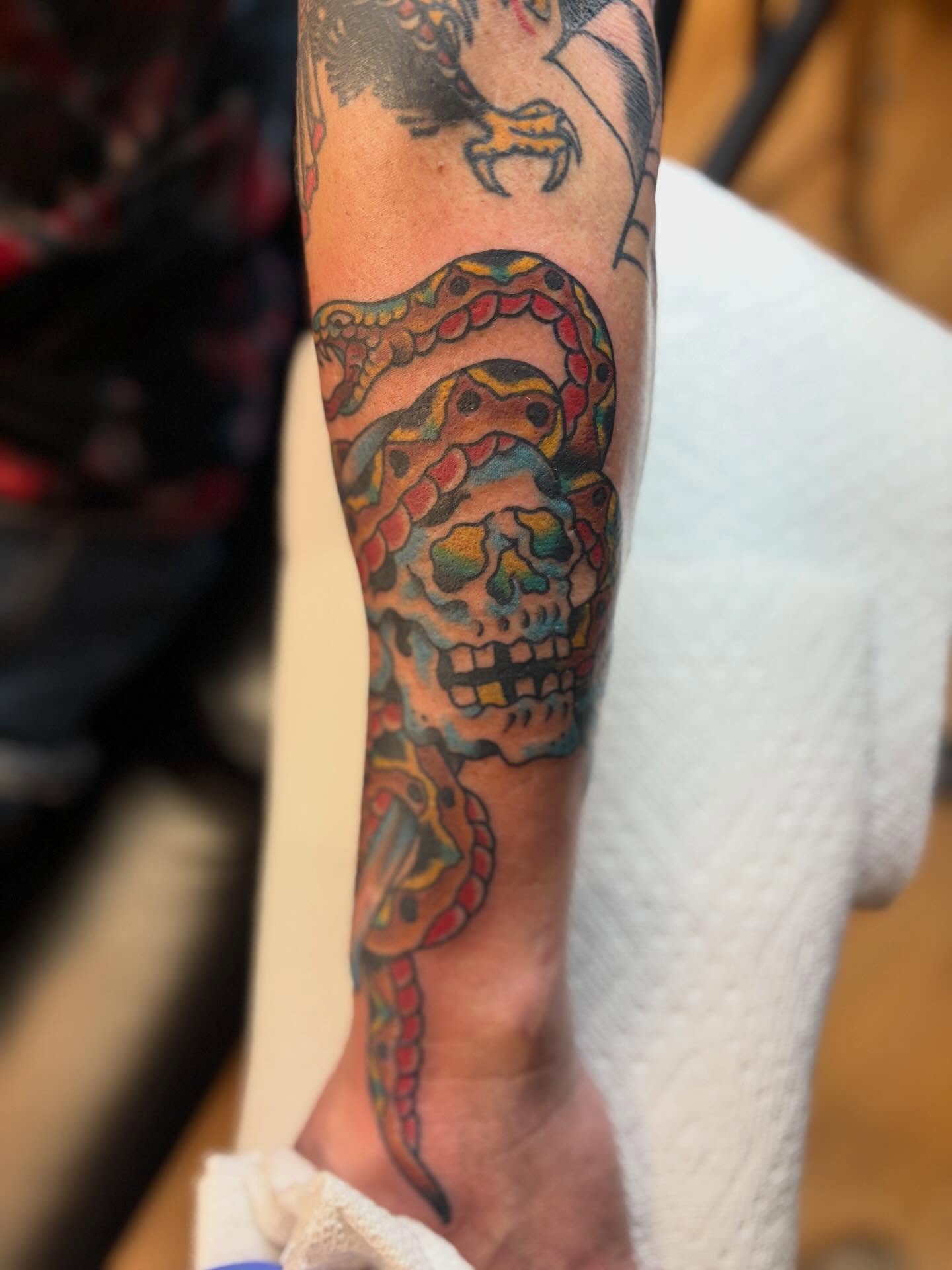 Tattoo by @eriktulgetsketattoo — american_traditional, dotwork
