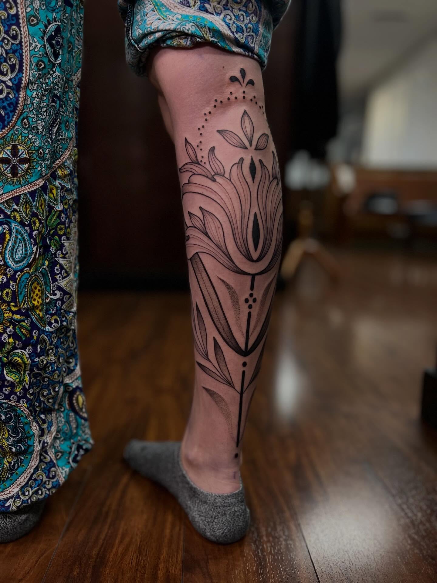 Tattoo by @avreysimone — dotwork, geometric