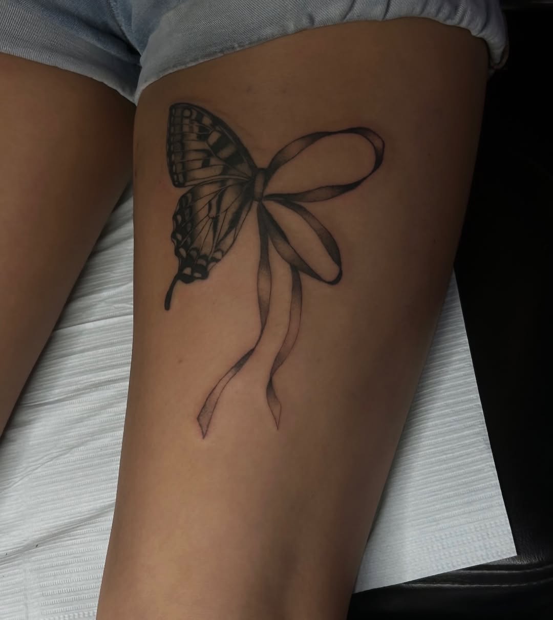 Tattoo by @cherrrywavees — fine_line, black_and_grey