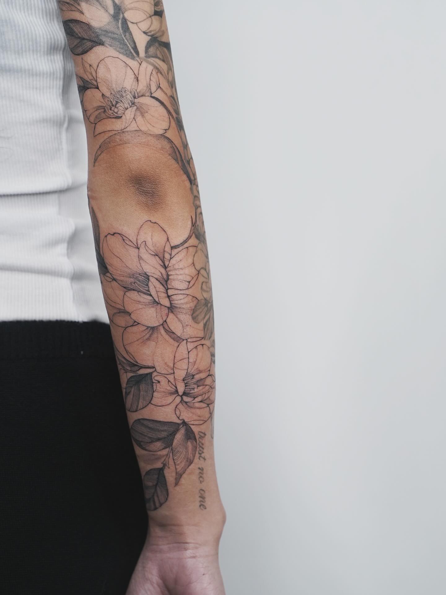 Tattoo by @emmaleetattoo — black_and_grey
