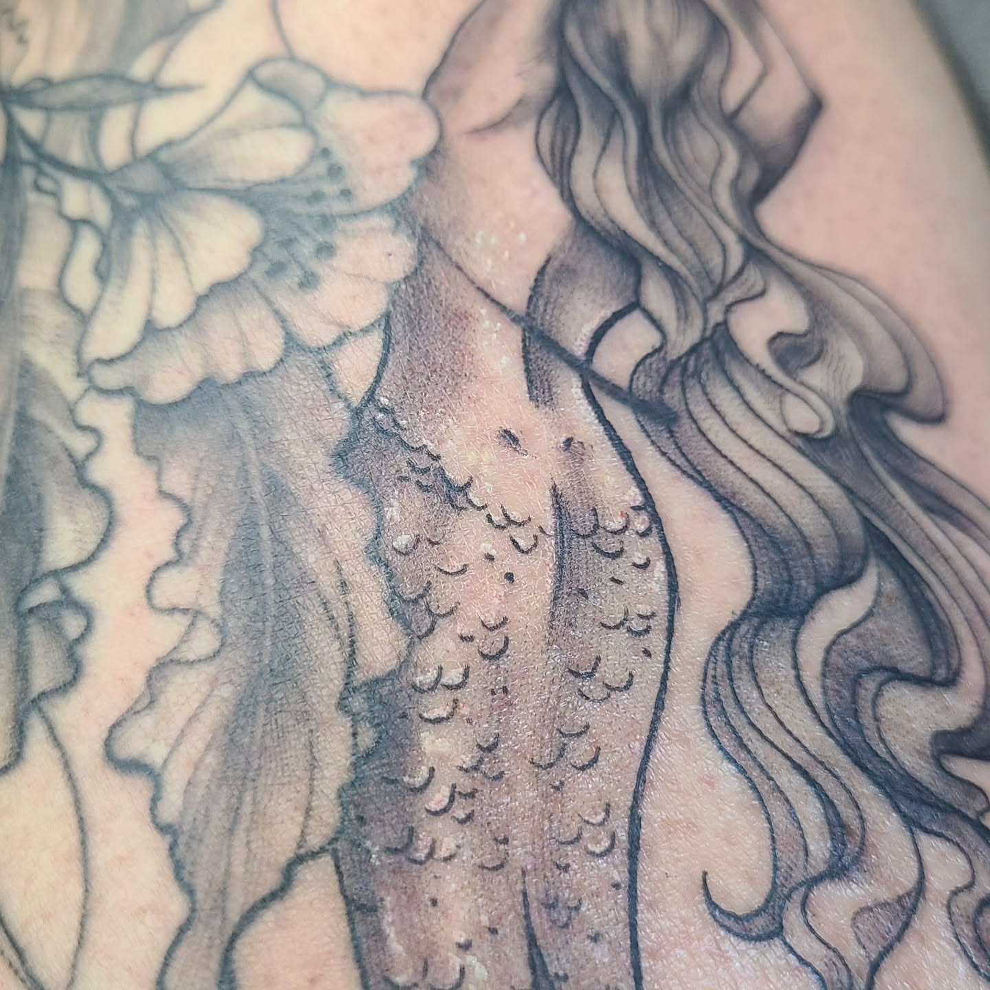 Tattoo by @shannongatesart — black_and_grey