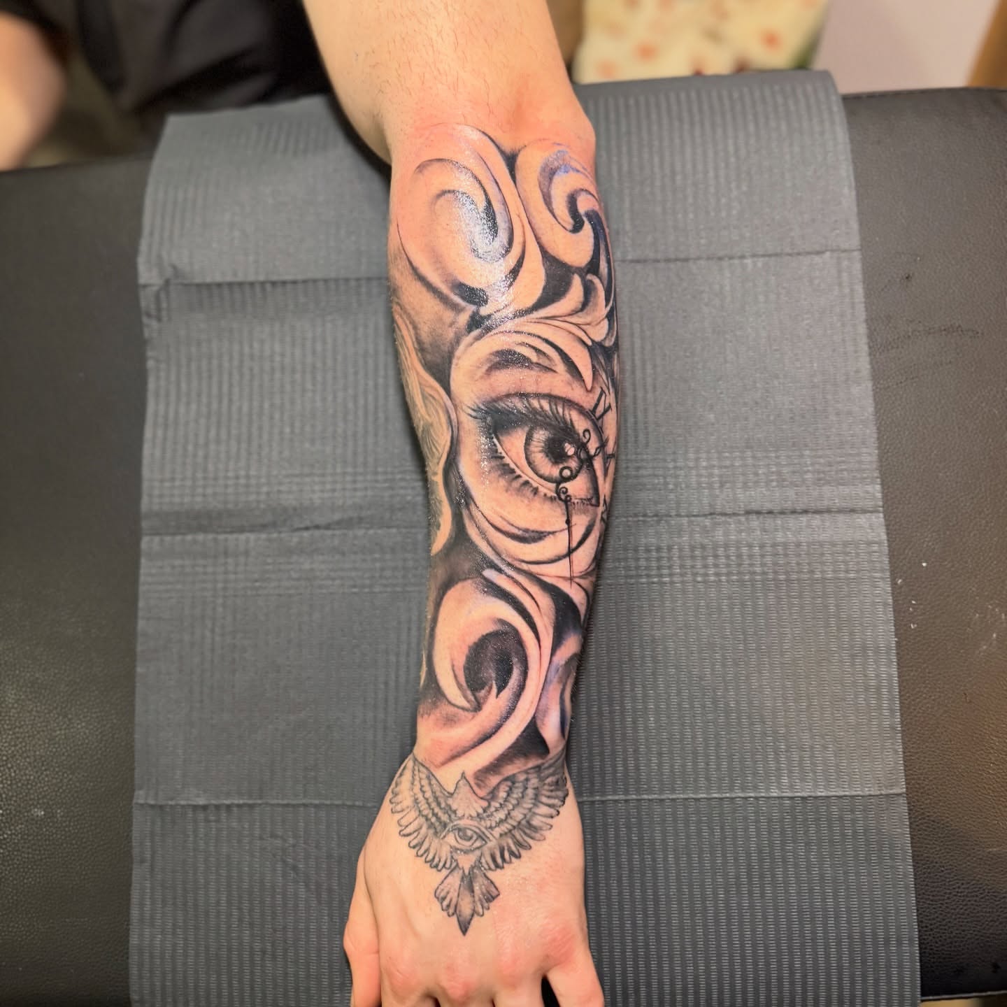 Eye and rose realism tattoo on the forearm by ๐ต๐๐๐๐๐๐๐ ๐ป๐๐๐๐