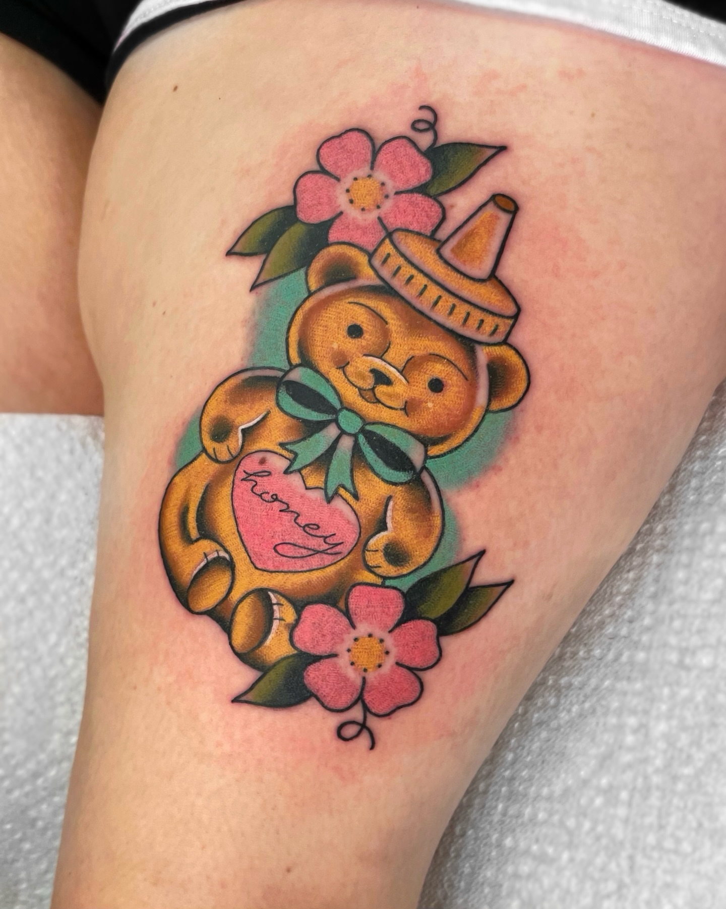 Tattoo by @anabellmorotattoos โ american_traditional
