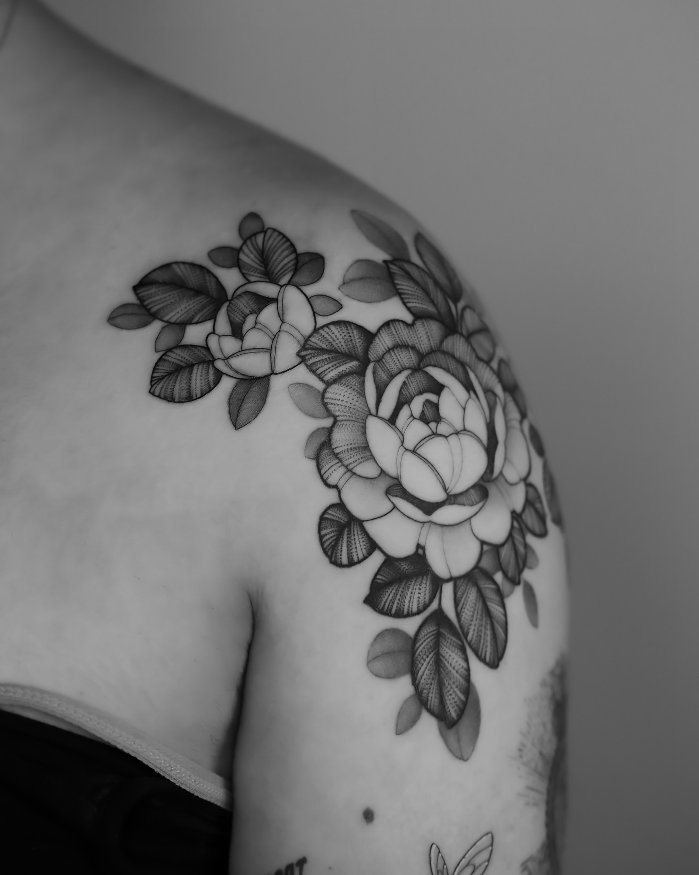 Tattoo by @jennaleeshaaktattoo β black_and_grey