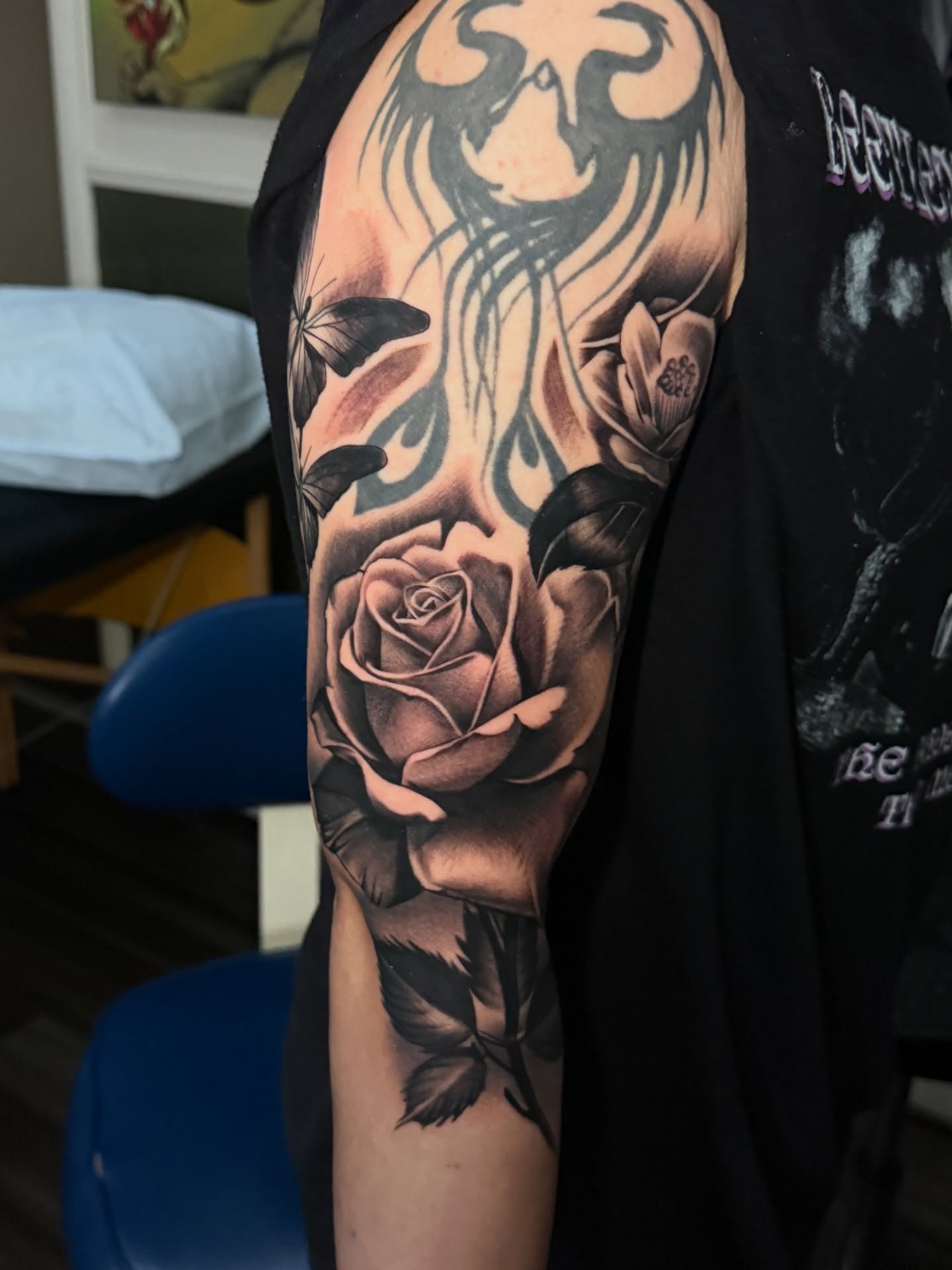 Rose realism tattoo on the forearm by “Gonzo