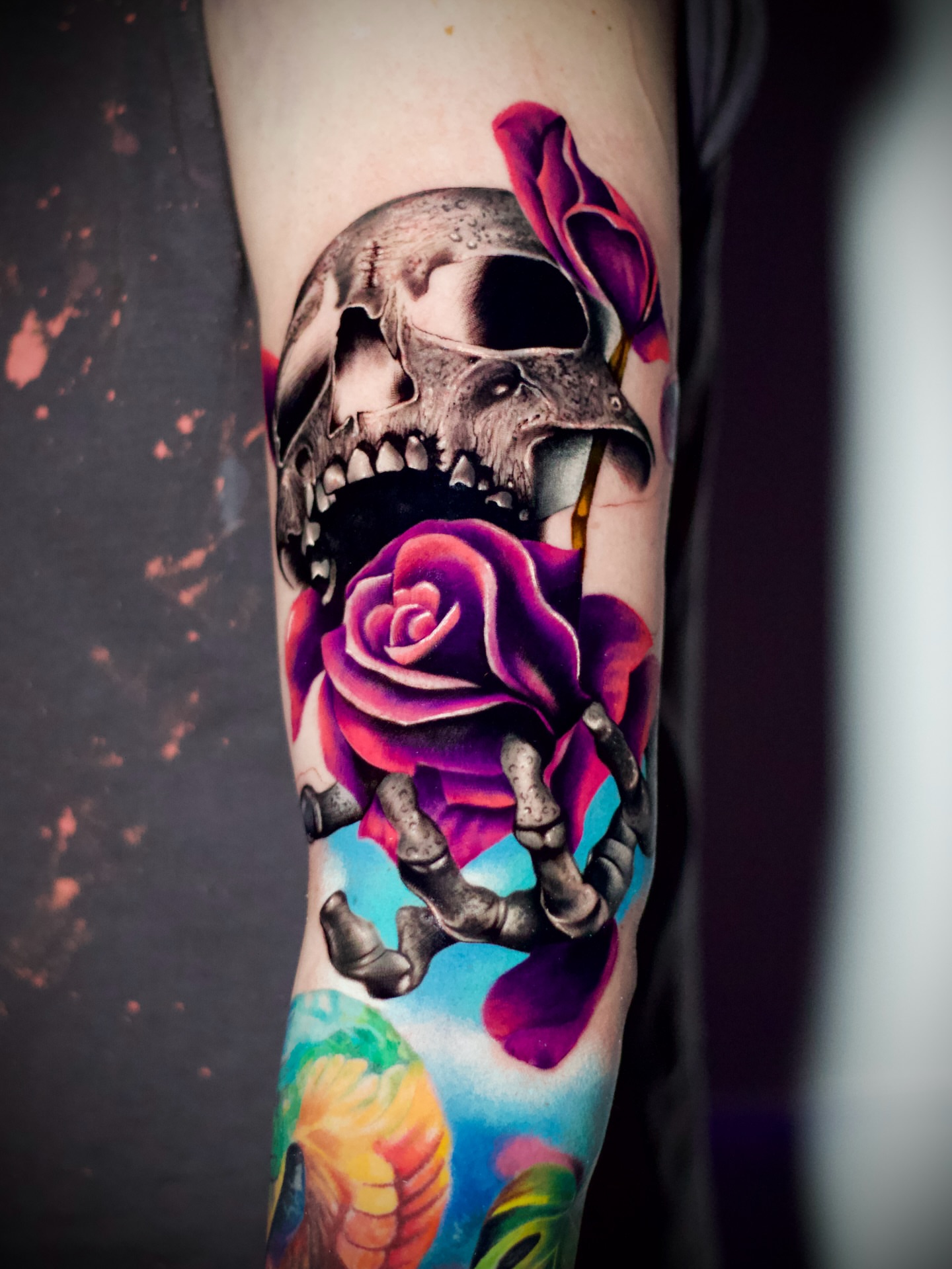 Skull and roses realism tattoo on the forearm by π
π¬π±π’π―π¬ πππ±π±π¬π¬ π