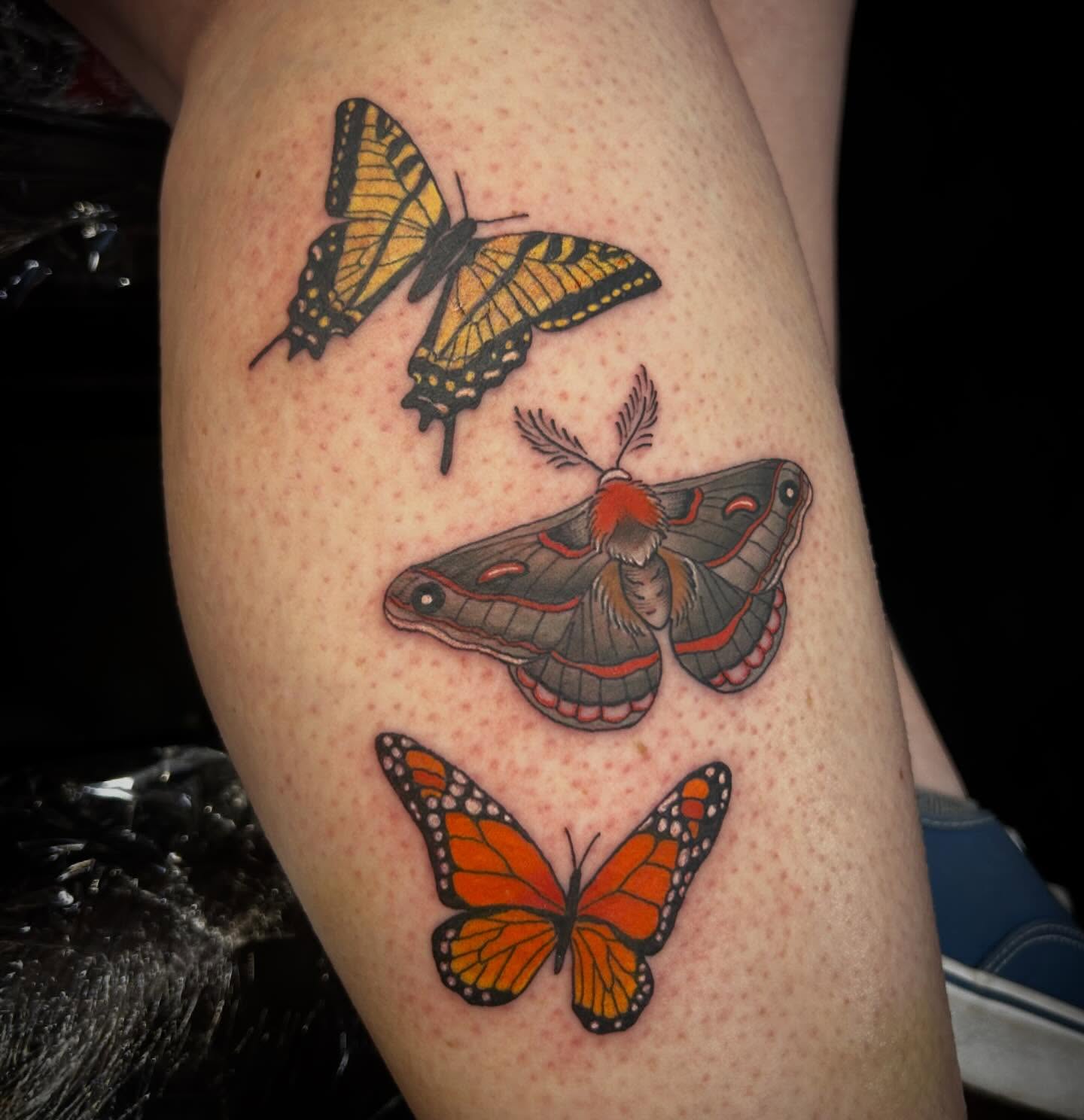 Butterflies dotwork tattoo on the thigh by Pᴇɪɢʜᴛᴏɴ "Fʟᴀsʜ", Phoenix, Arizona