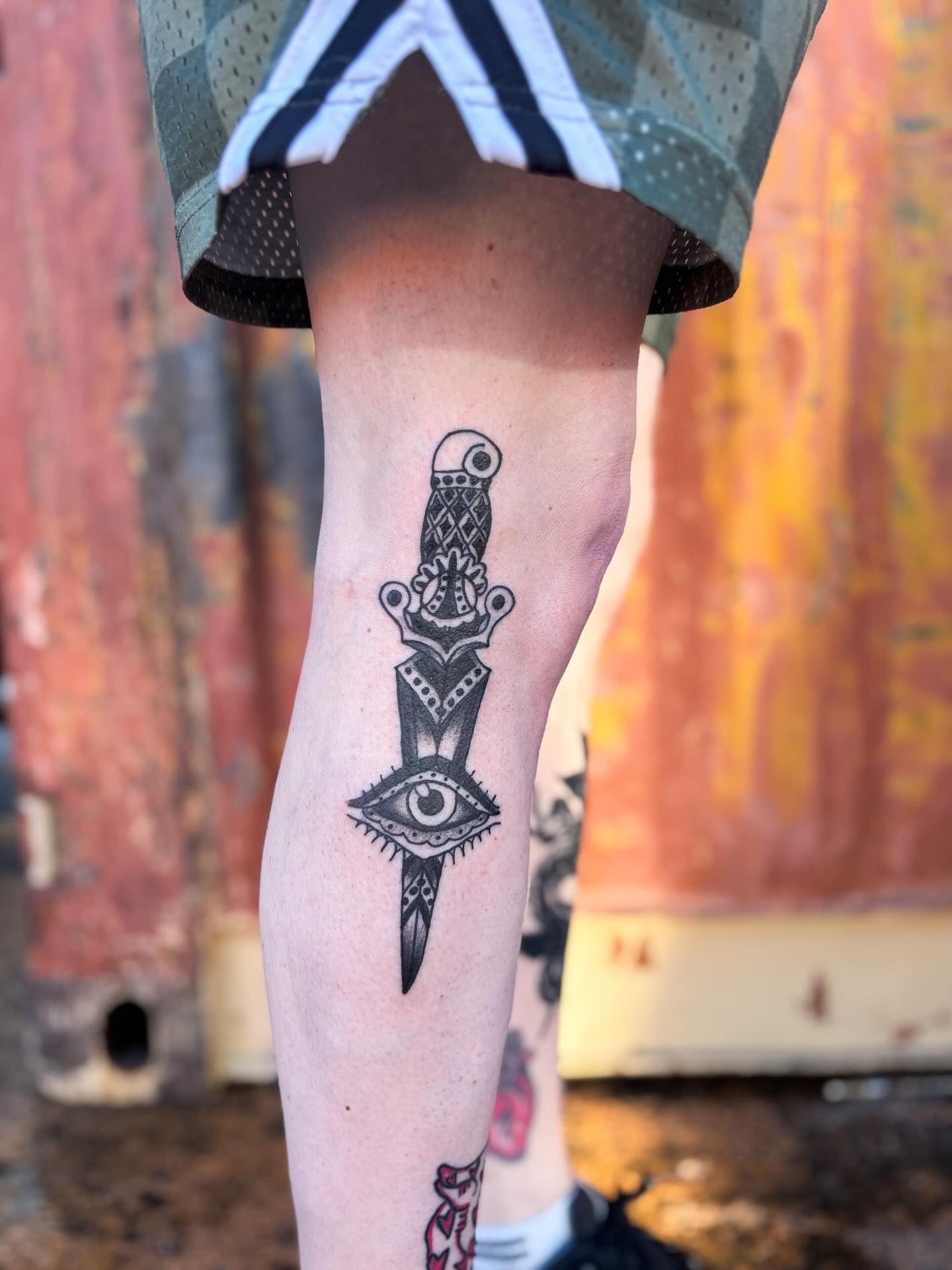 Tattoo by @waywardwildertattoos โ black_and_grey