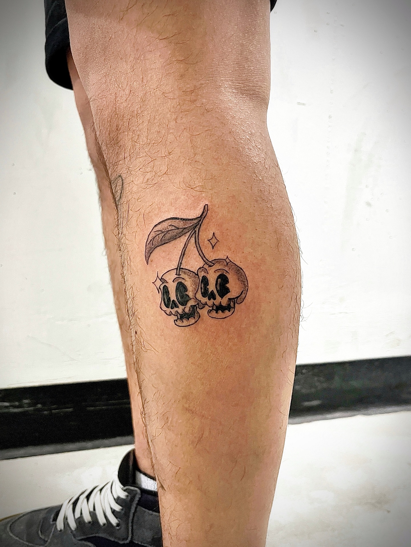Tattoo by @alliecattatts — black_and_grey
