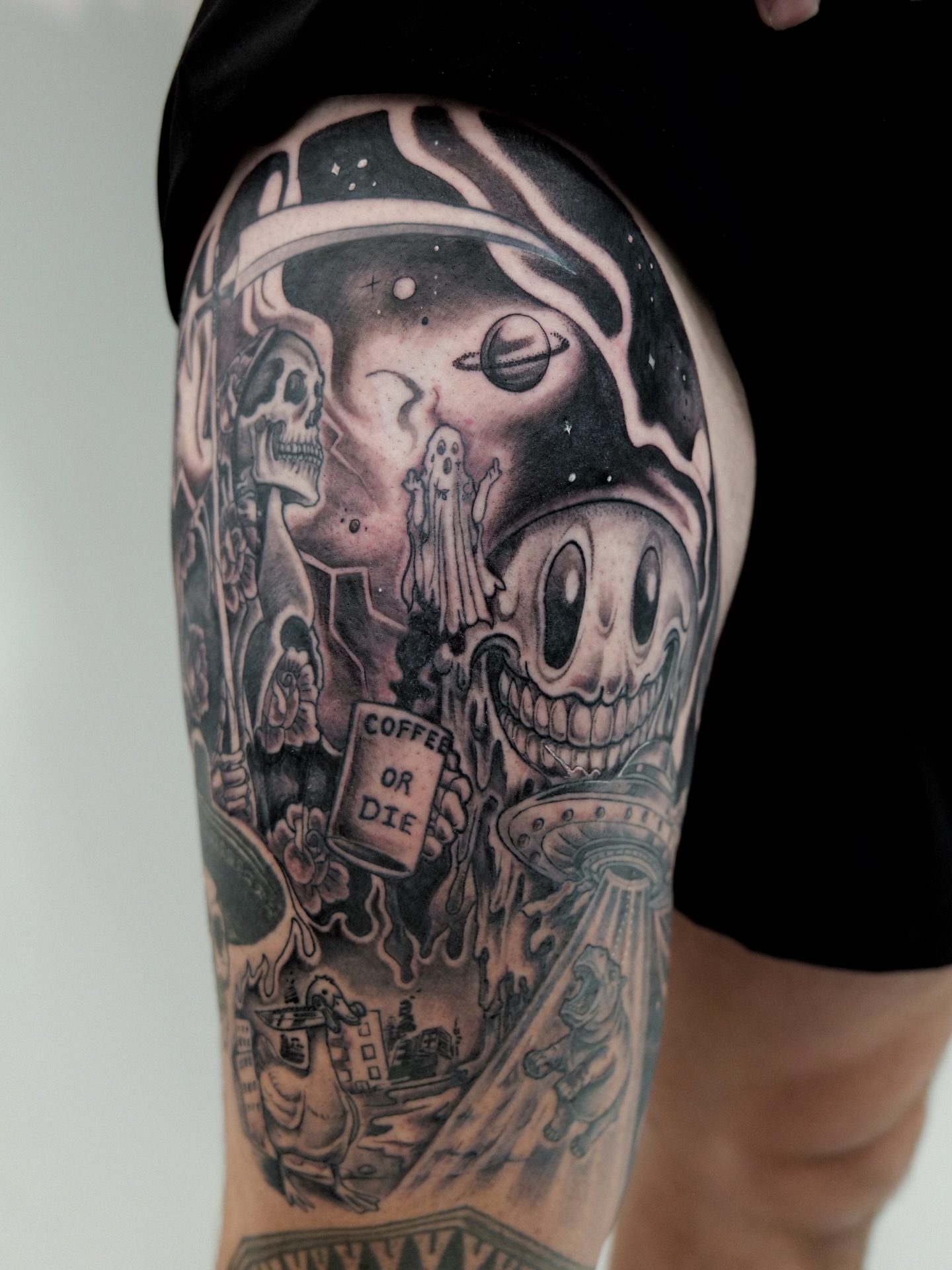 Astronaut and coffee realism tattoo on the forearm by ๐ฎ๐๐๐๐๐ ๐ท ๐ฒ๐๐๐๐