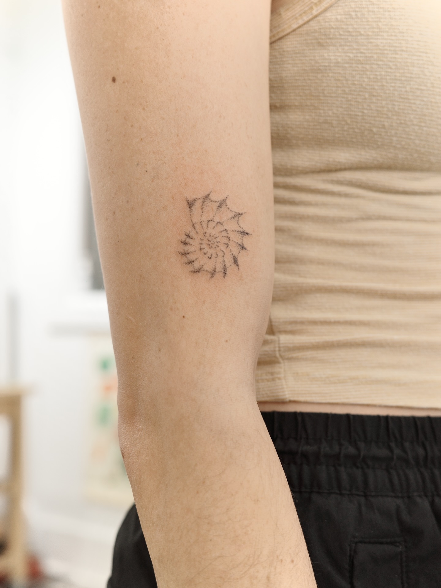 Tattoo by @itsumo.tats — geometric