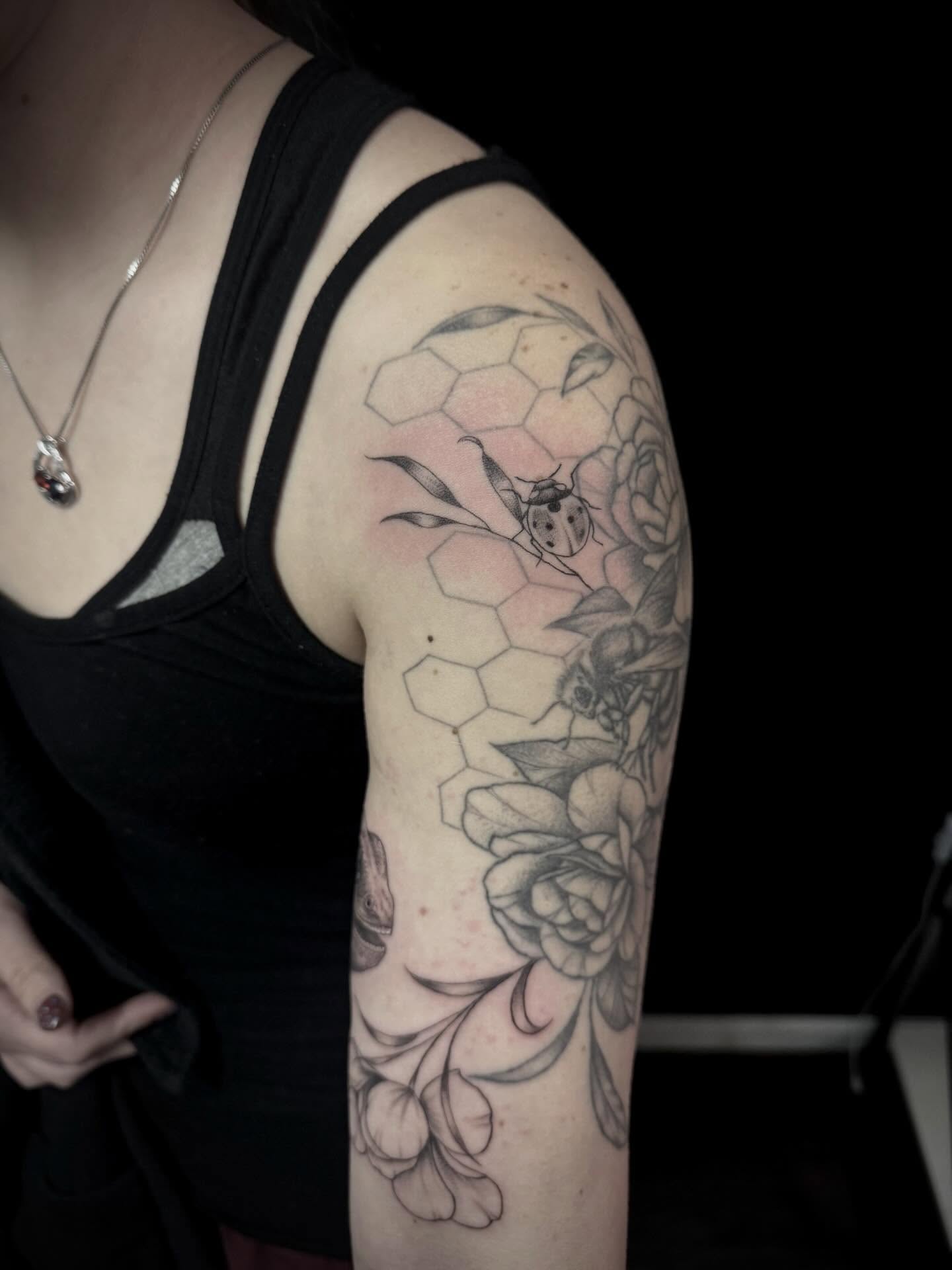 Tattoo by @linework_lacey — black_and_grey, geometric