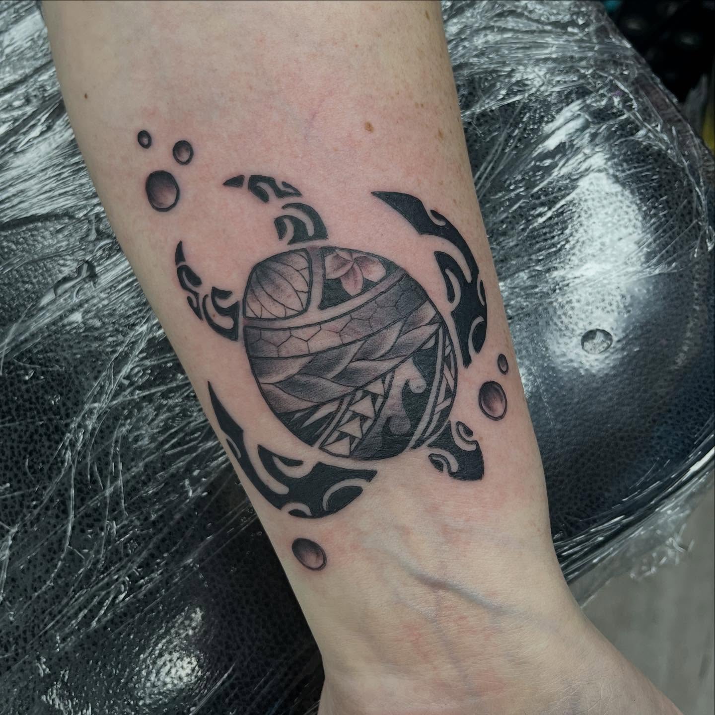 Tropical leaf geometric tattoo on the forearm by Franky Sharpz