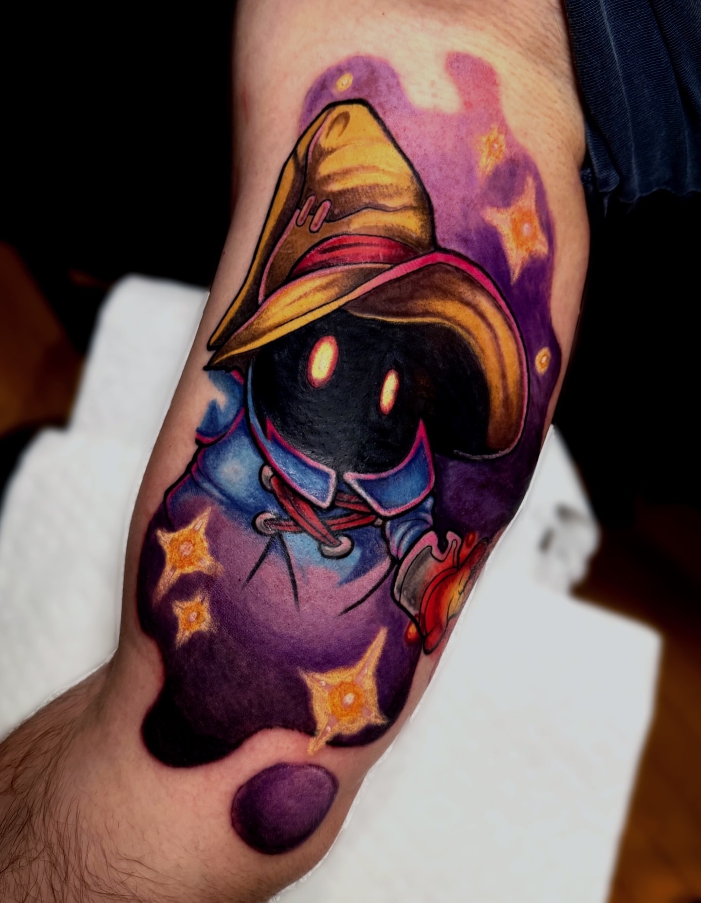 Tattoo by @kuntrevolution — dotwork
