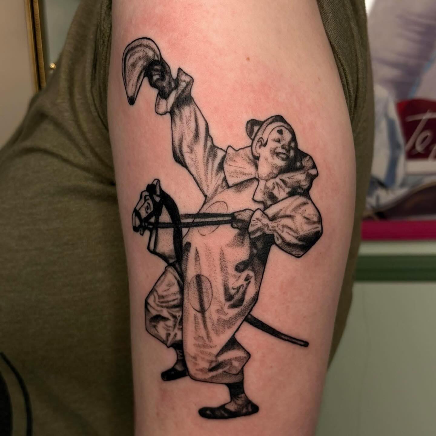 Tattoo by @maisontheprofessional — black_and_grey