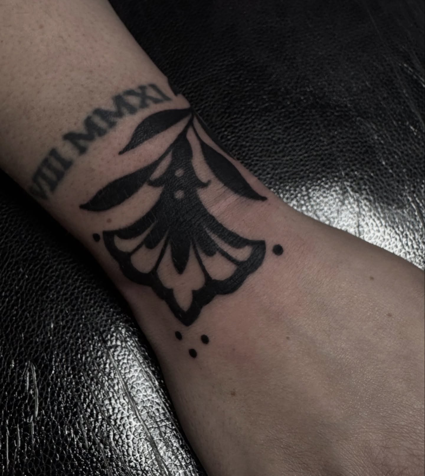 Tattoo by @sassafrastats — black_and_grey