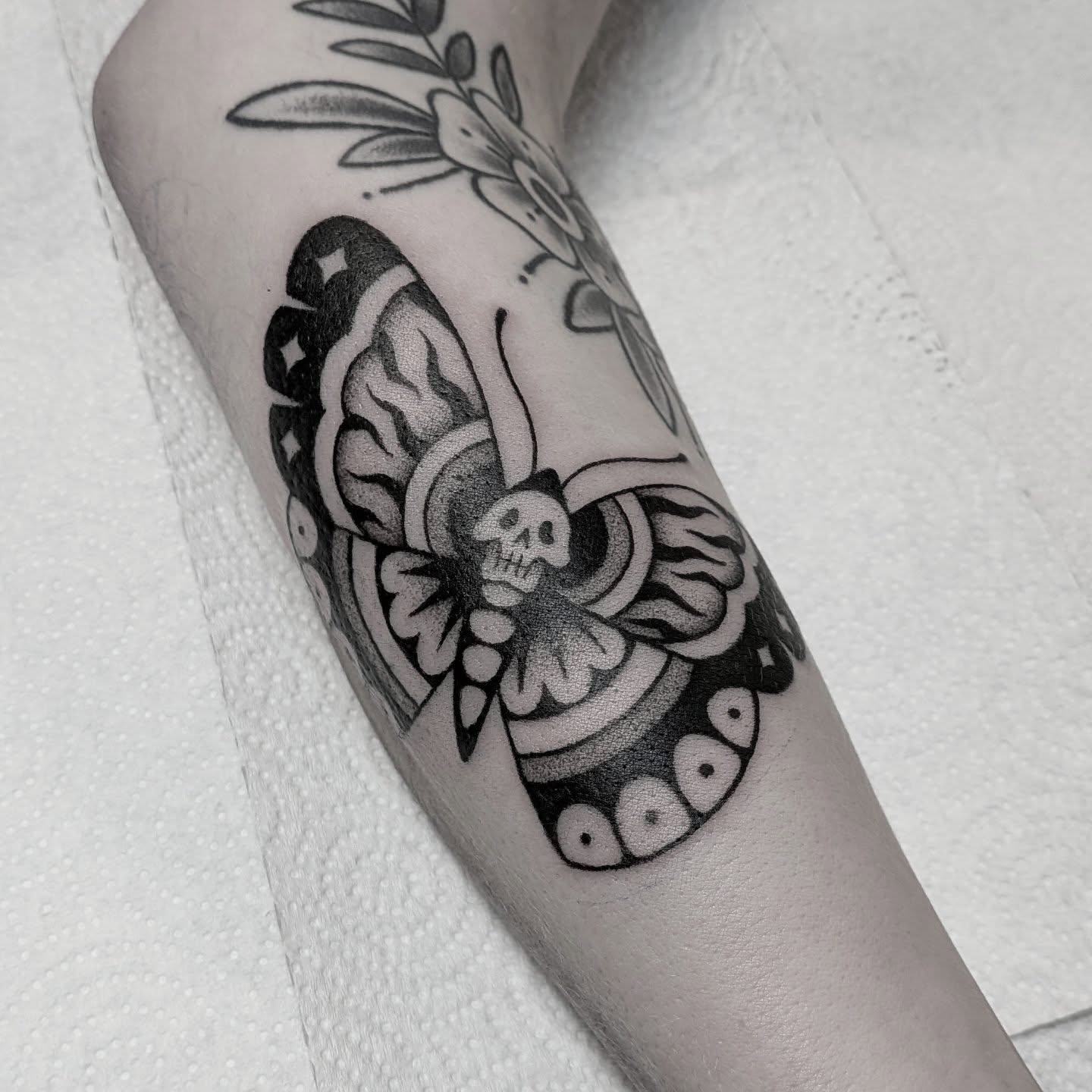 Tattoo by @darkdaystattoos — black_and_grey, geometric