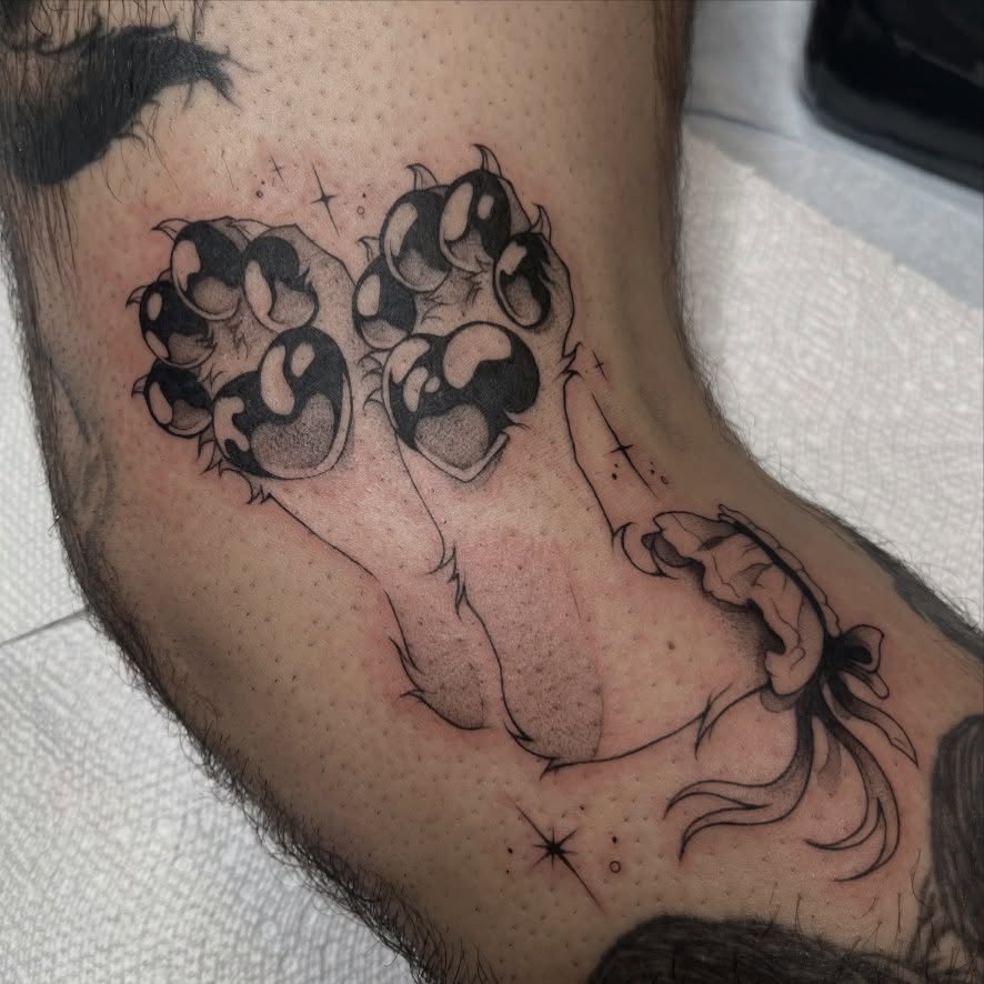 Tattoo by @apriljaytattoo — black_and_grey