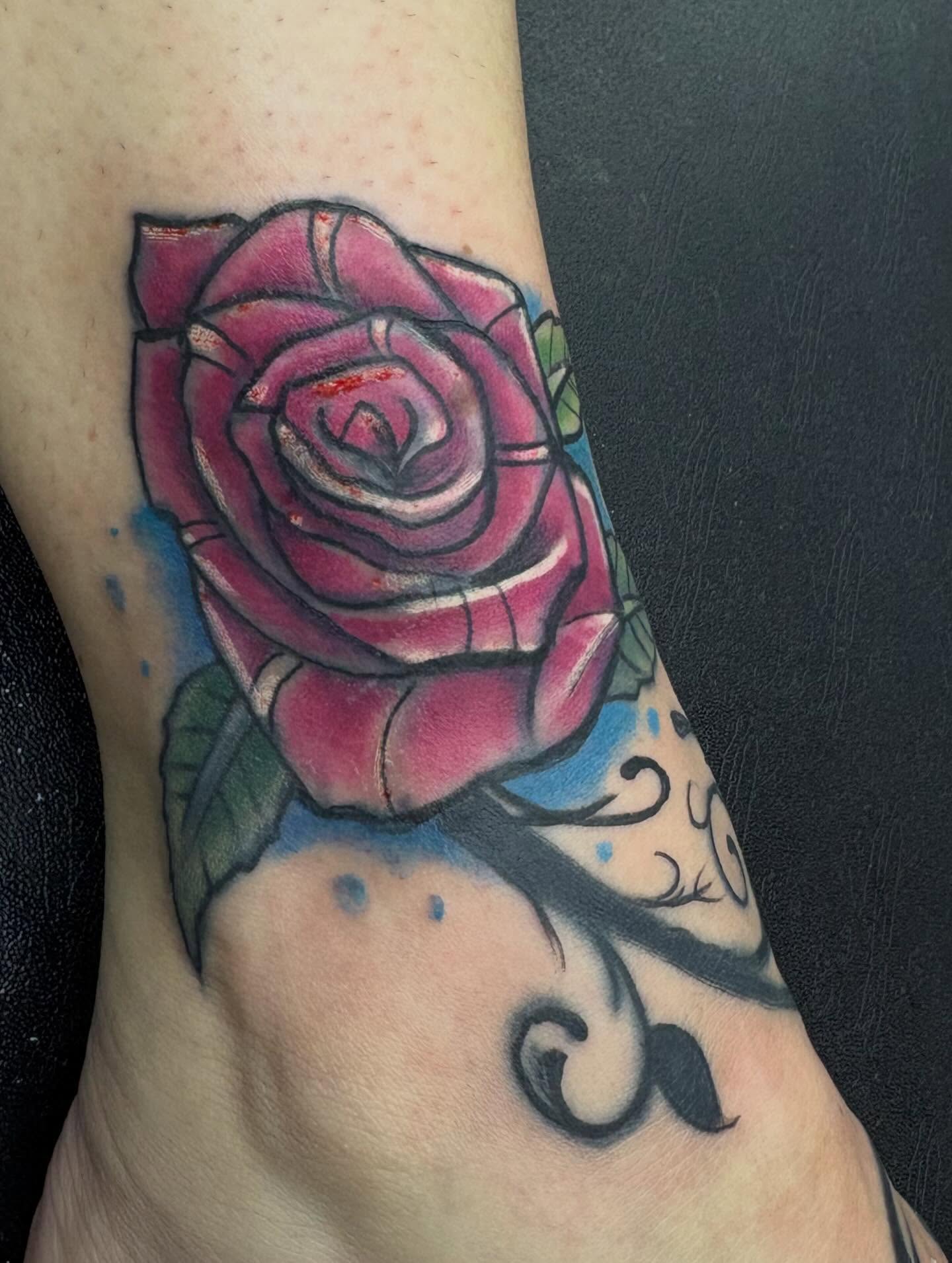 Tattoo by @tommygunz_tatt00er — american_traditional