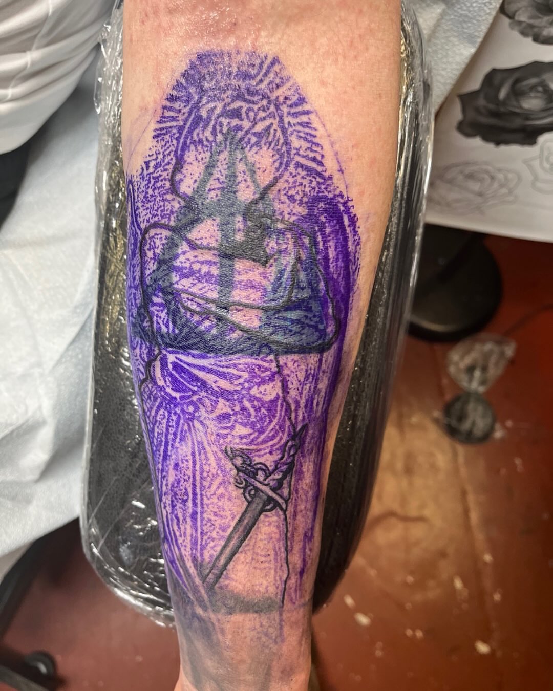 Tattoo by @vectordoe — dotwork, realism