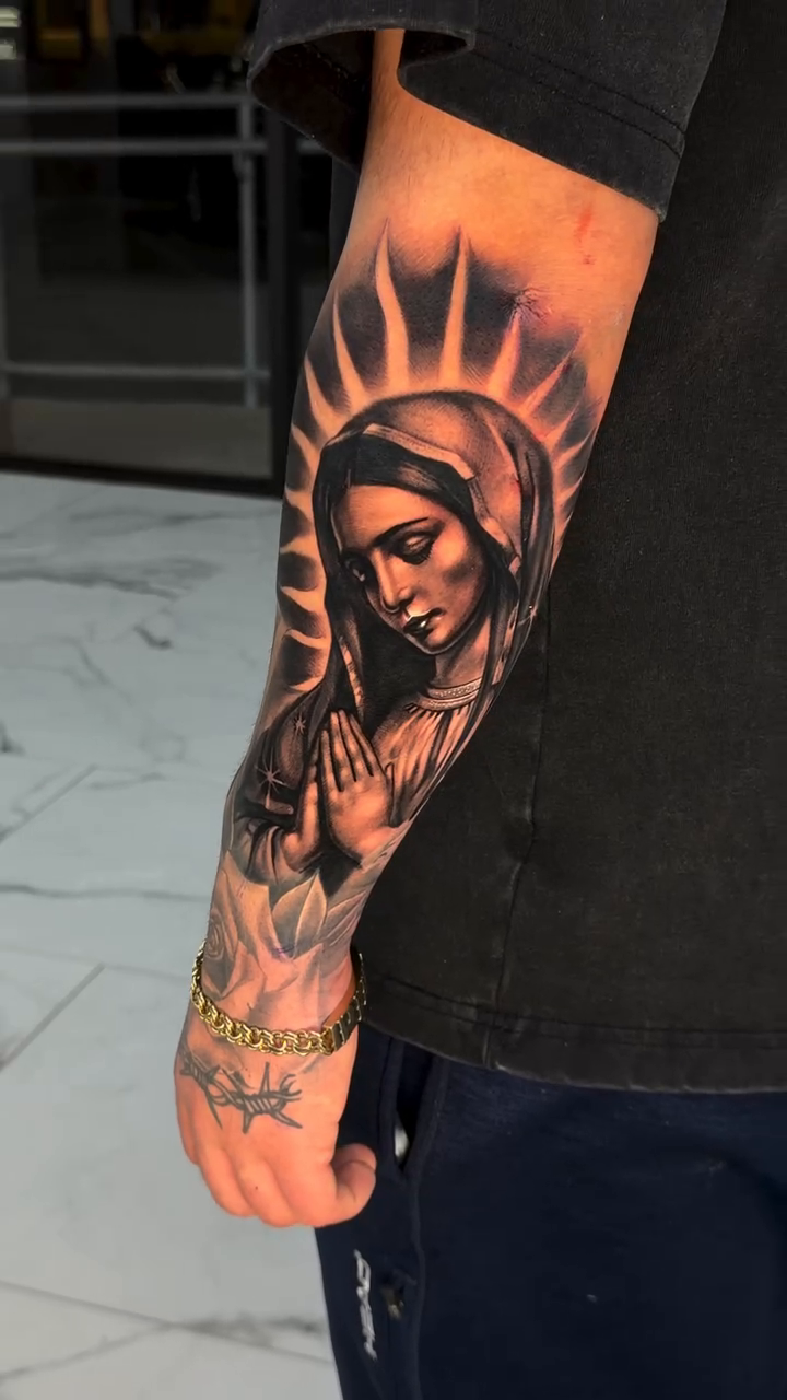 Tattoo by @jovastattoo โ black_and_grey, realism