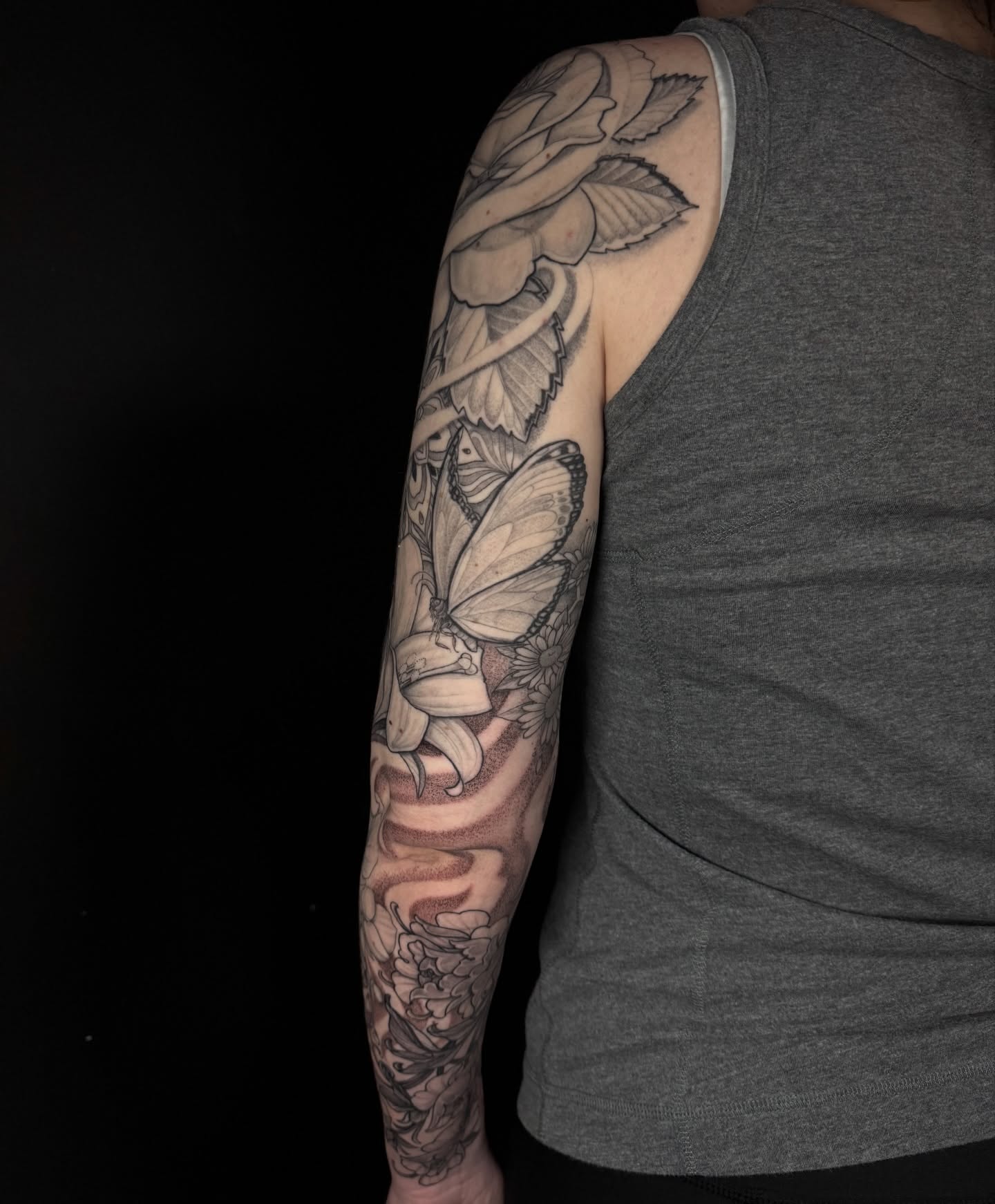Tattoo by @fragiledagger — black_and_grey, realism