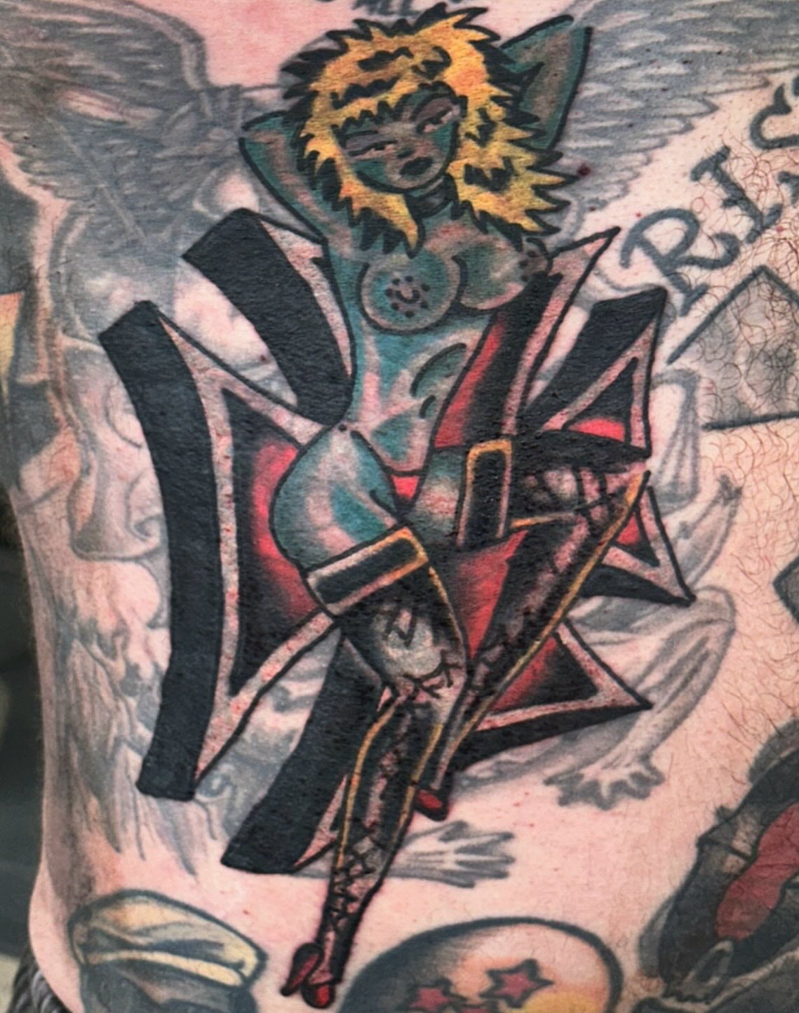 Tattoo by @robavelli — american_traditional