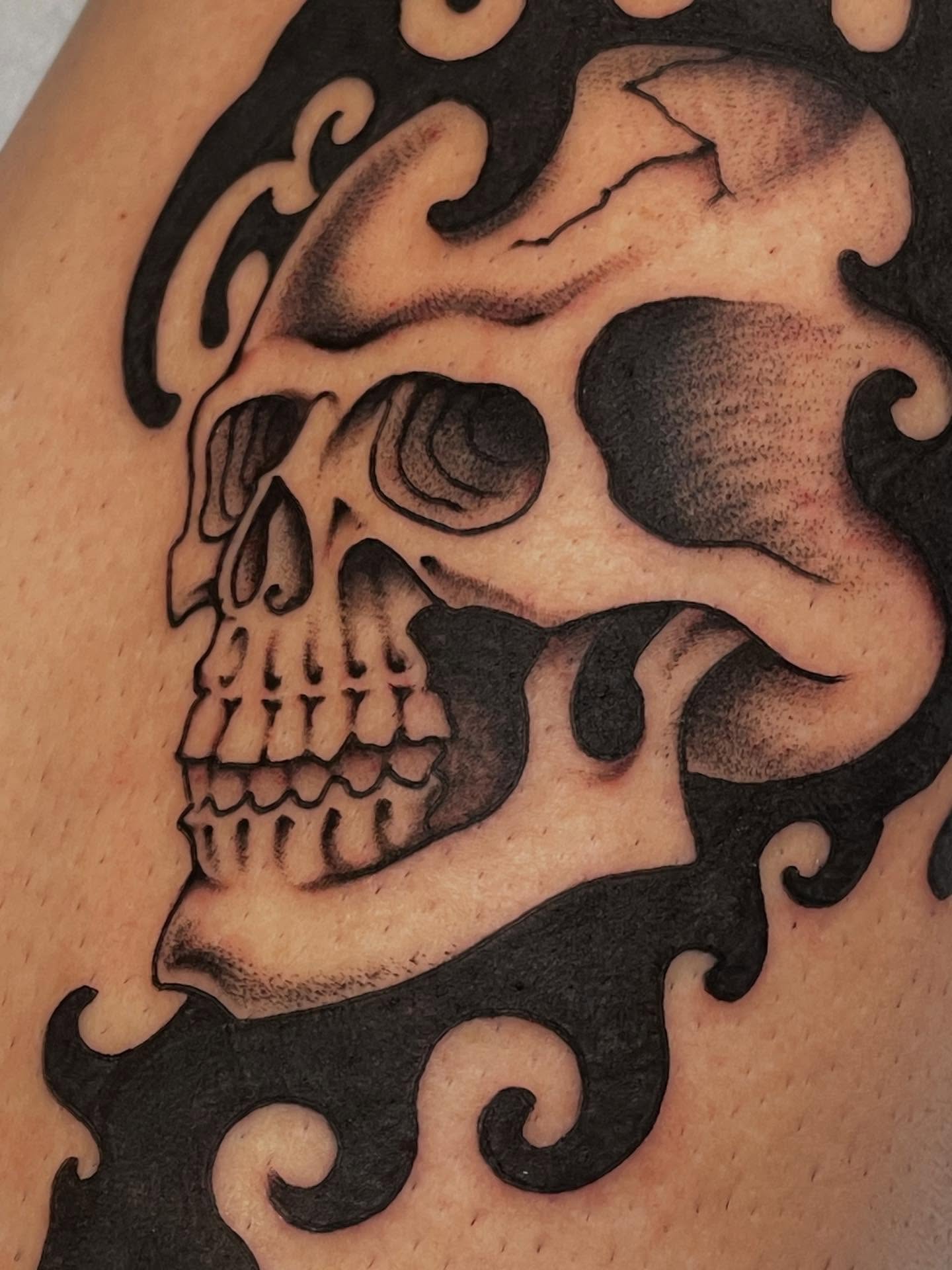 Tattoo by @miramtattoo — black_and_grey