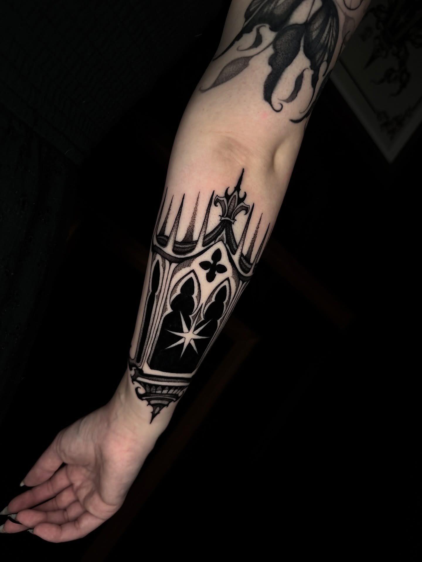 Gothic arches black and grey tattoo on the forearm by ๐ฎ๐๐๐ ๐ท๐๐๐๐ ๐ฑ๐๐๐๐๐