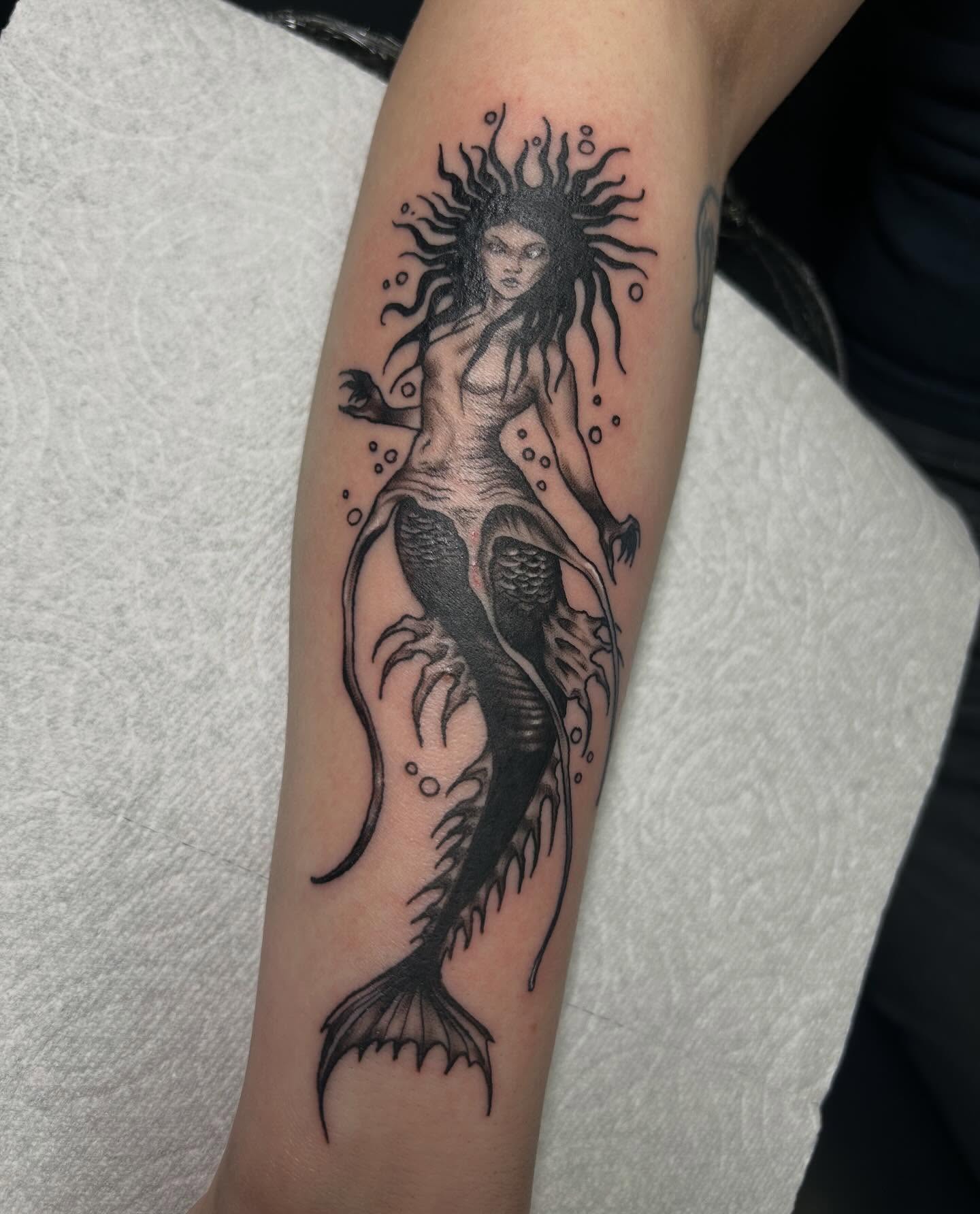 Tattoo by @fionatattooos — black_and_grey