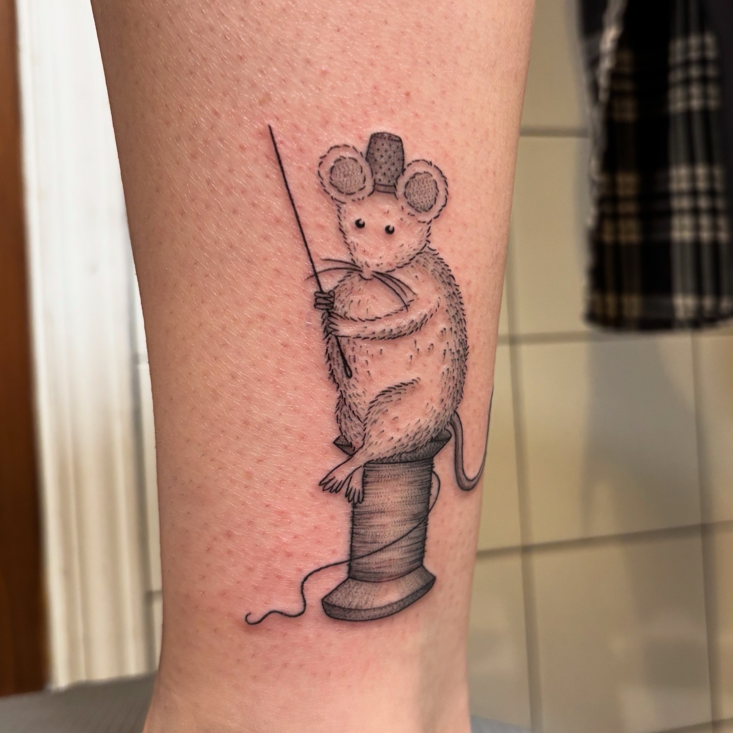 Tattoo by @daynatattoos — dotwork, realism