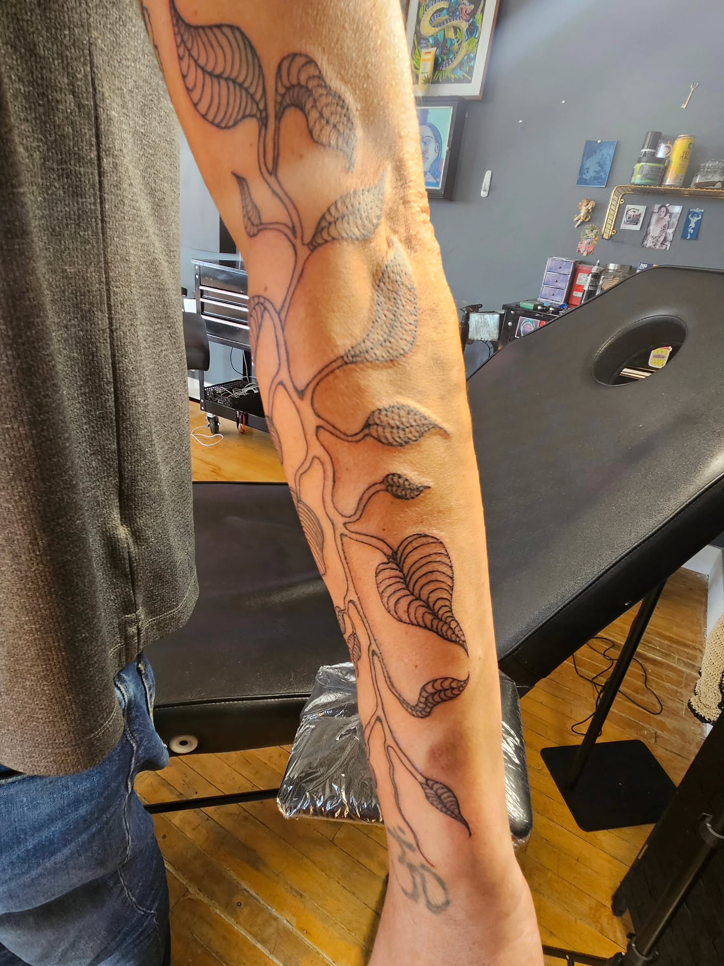 Tattoo by @ammyfoste — black_and_grey