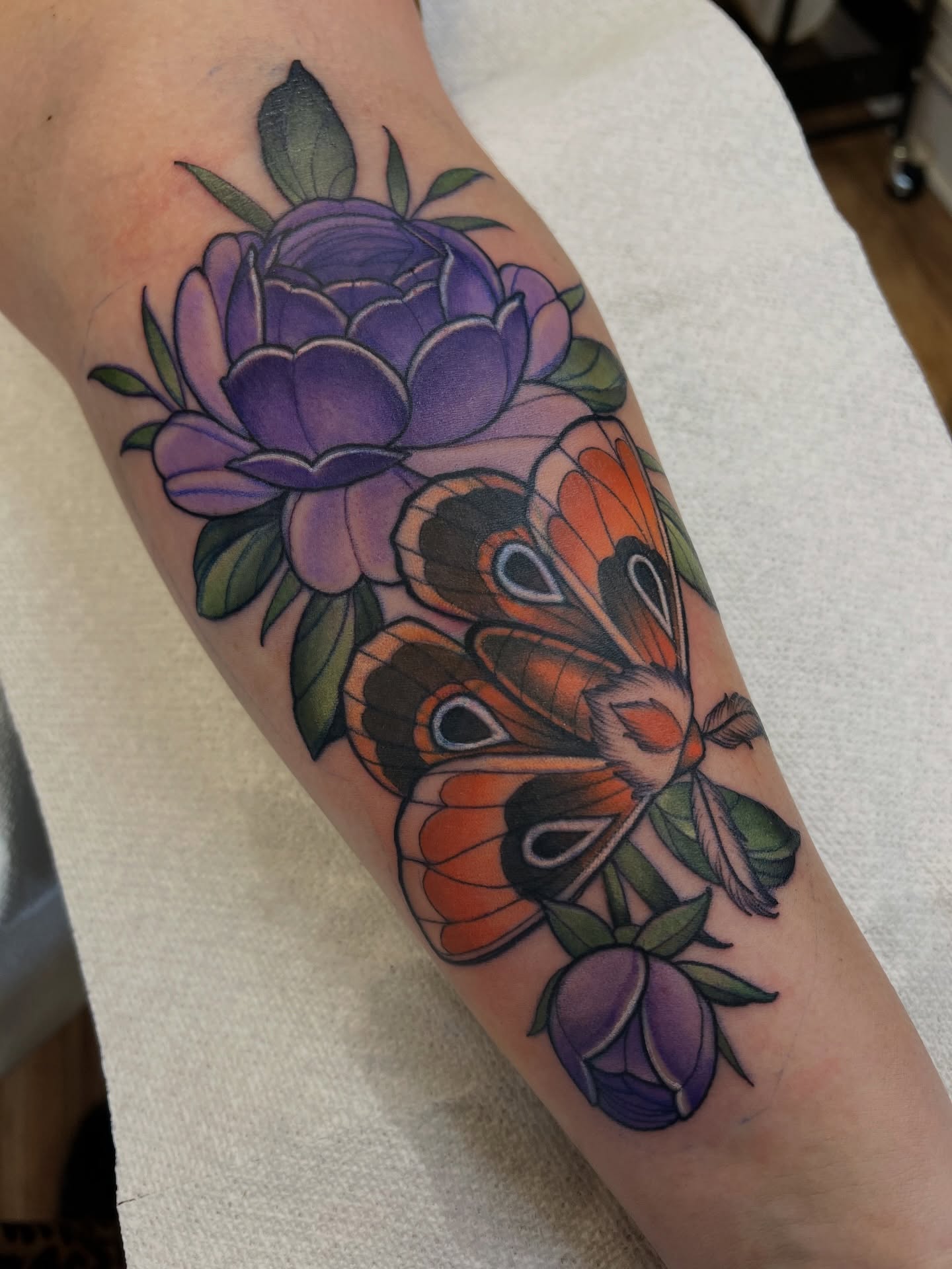 Tattoo by @hotmessnation — american_traditional, new_school